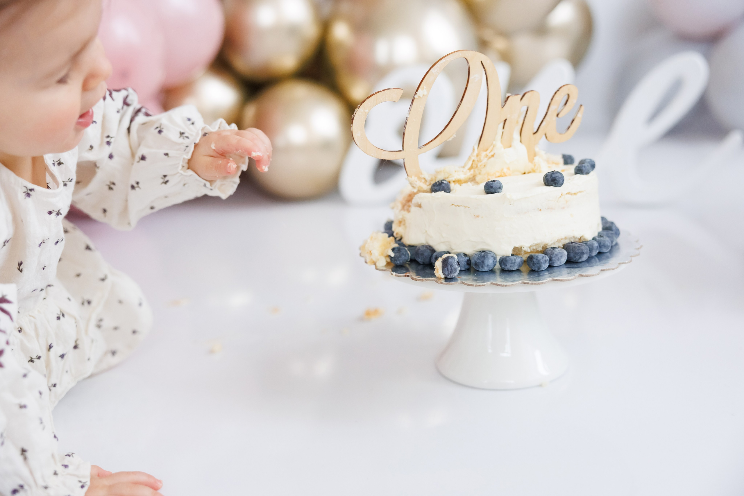 Smash cake. Фотограф Ирина Йотова