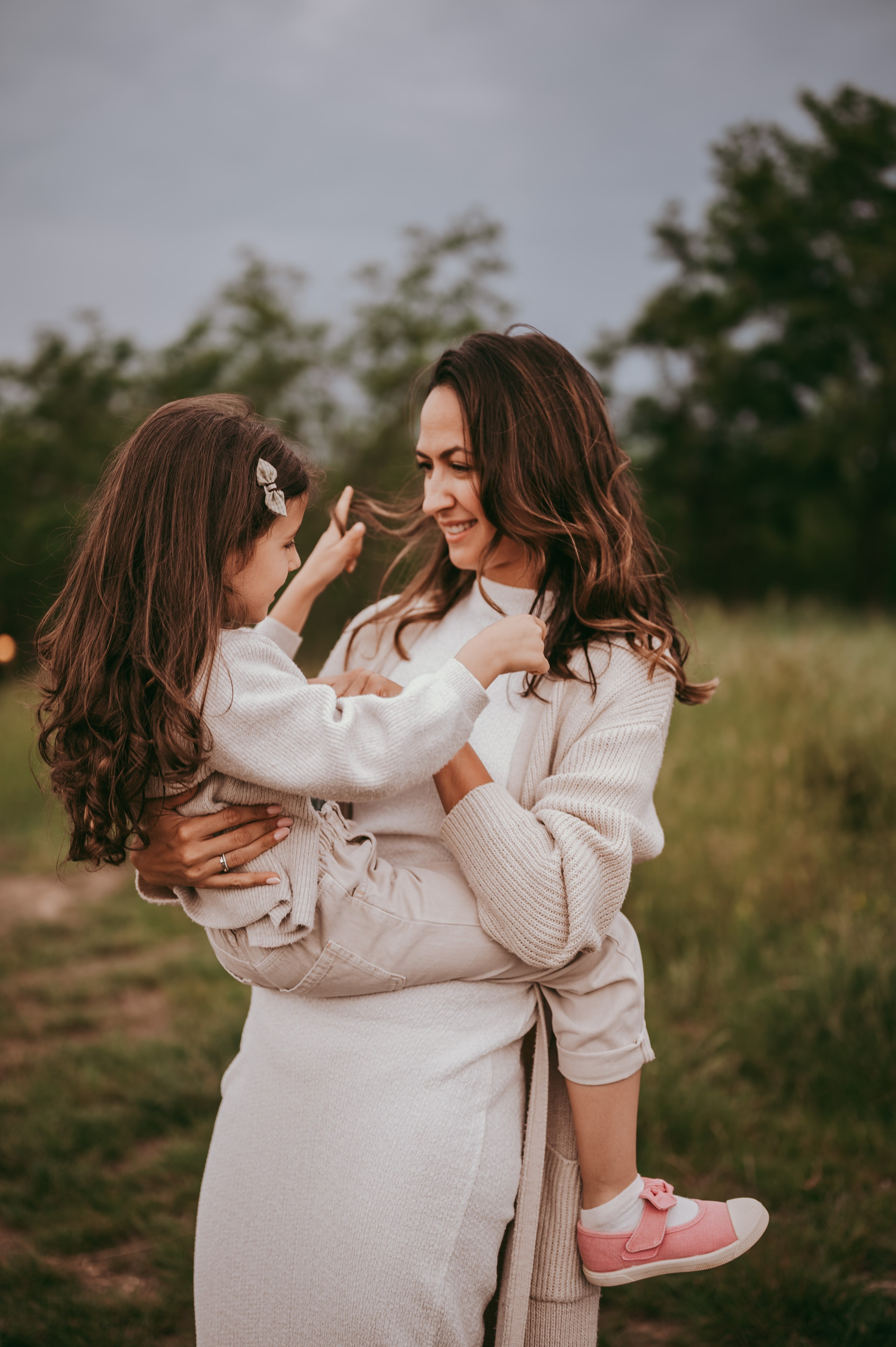 Bojana i Srna / mammy and me photosession. Deciji i porodicni fotograf u Beogradu Oksana Skendzic