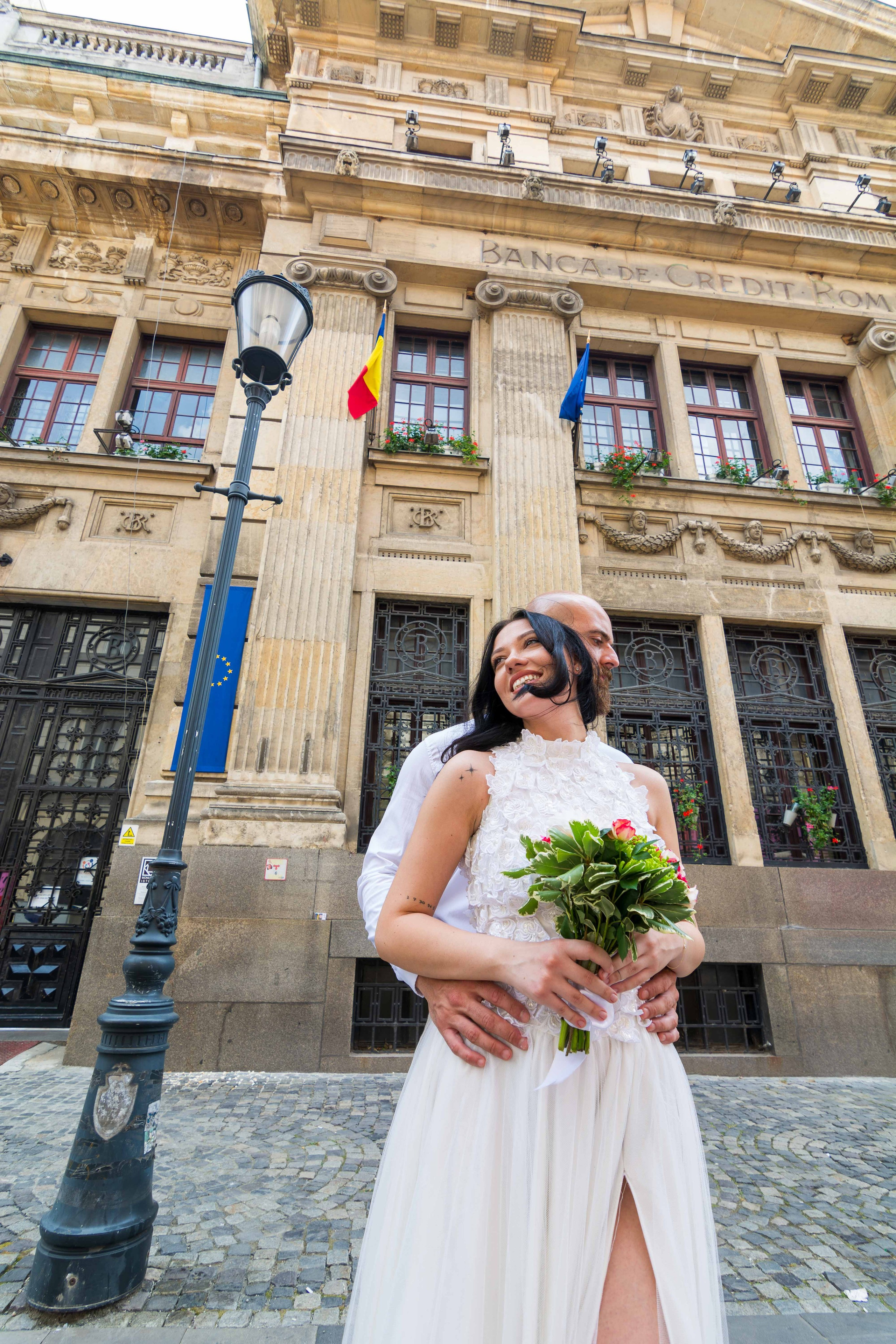 Trash the dress, sedinta foto nunta, centrul vechi, sedinta foto centru vechi, sedinta foto Bucuresti, fotograf nunta Bucuresti, fotograf profesionist centrul vechi, sedinta foto after wedding, Idei pentru ședința foto Trash the dress, locații ședință foto trash the dress în România, sedinta foto dupa nunta, pachet foto “TRASH THE DRESS" After wedding