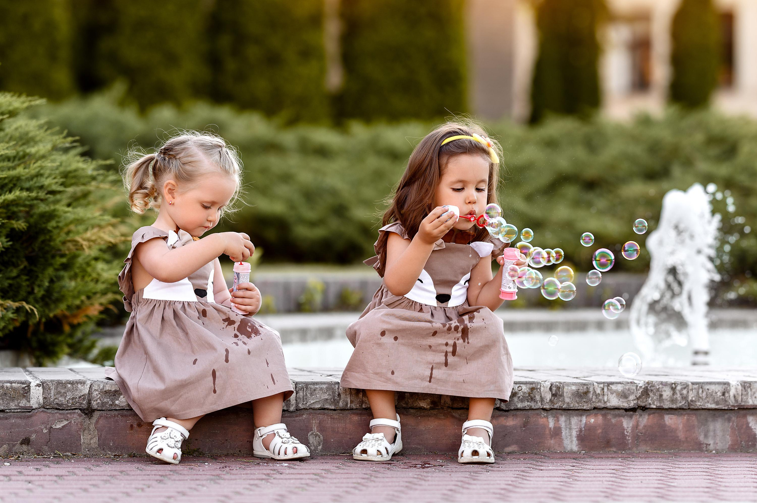 Алиса и Эмилия