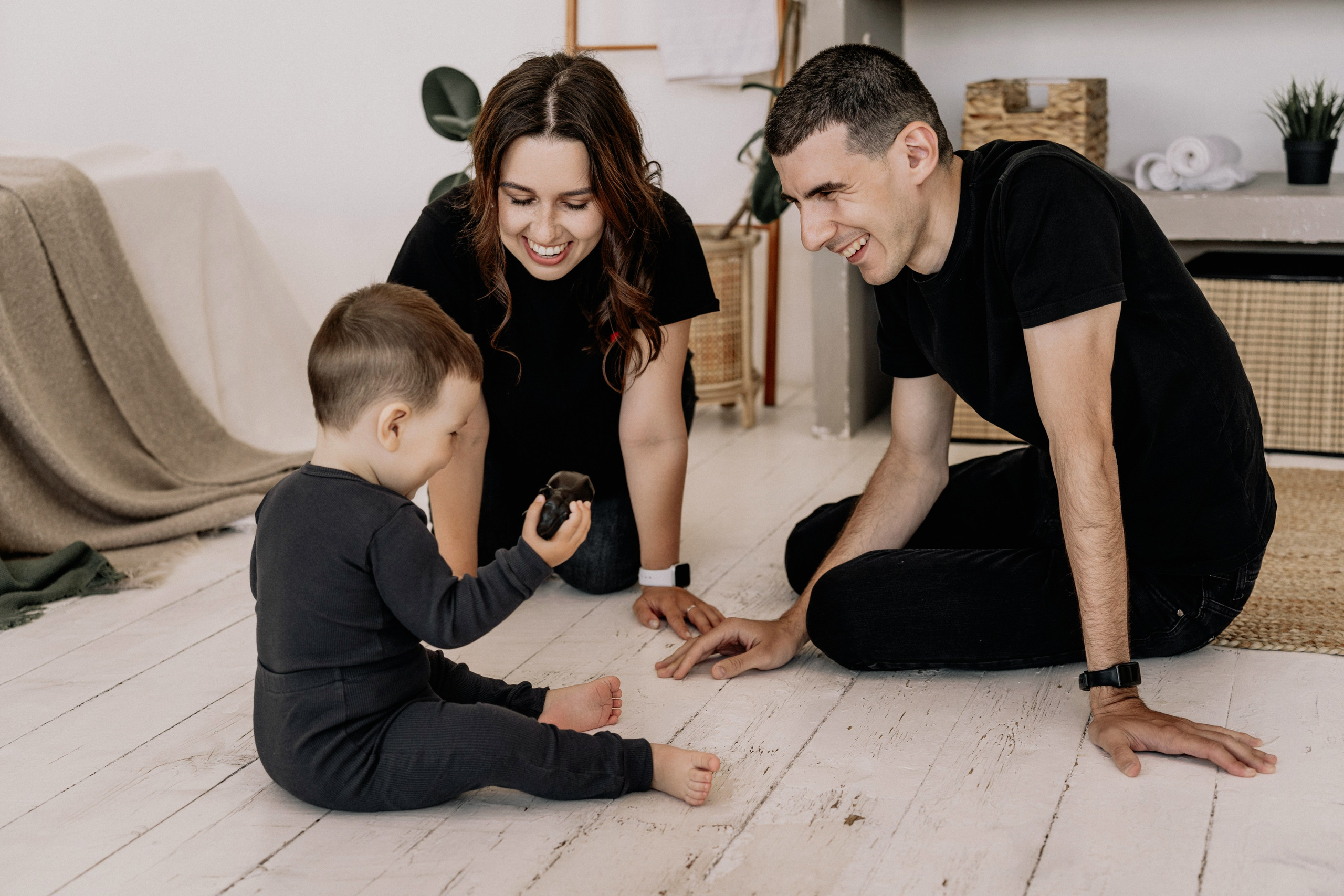Anastasia, Jane, Sava at home. Wedding and family photographer and videographer PA, NJ, NY, DE, MD