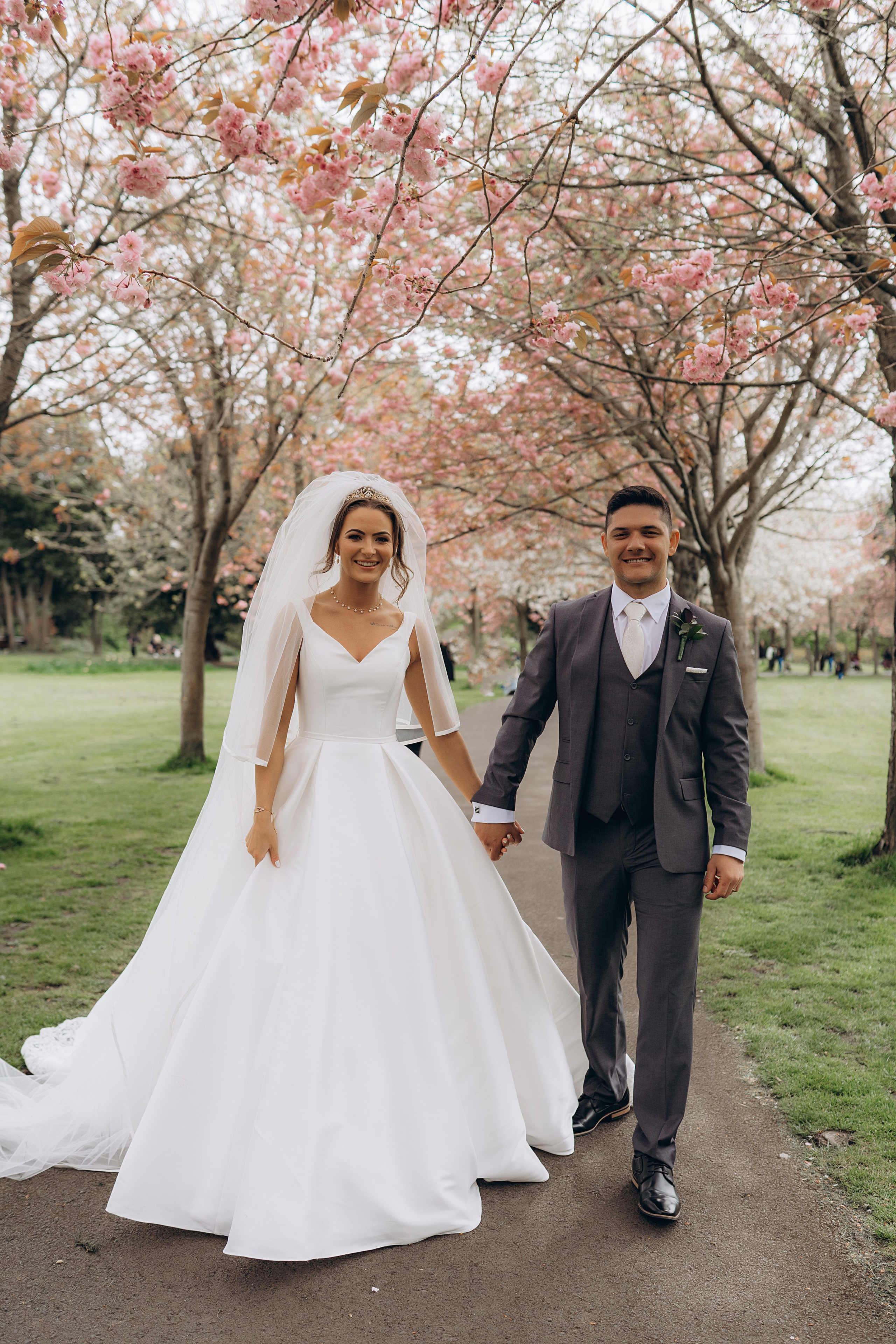 Megan & Oneias. Main