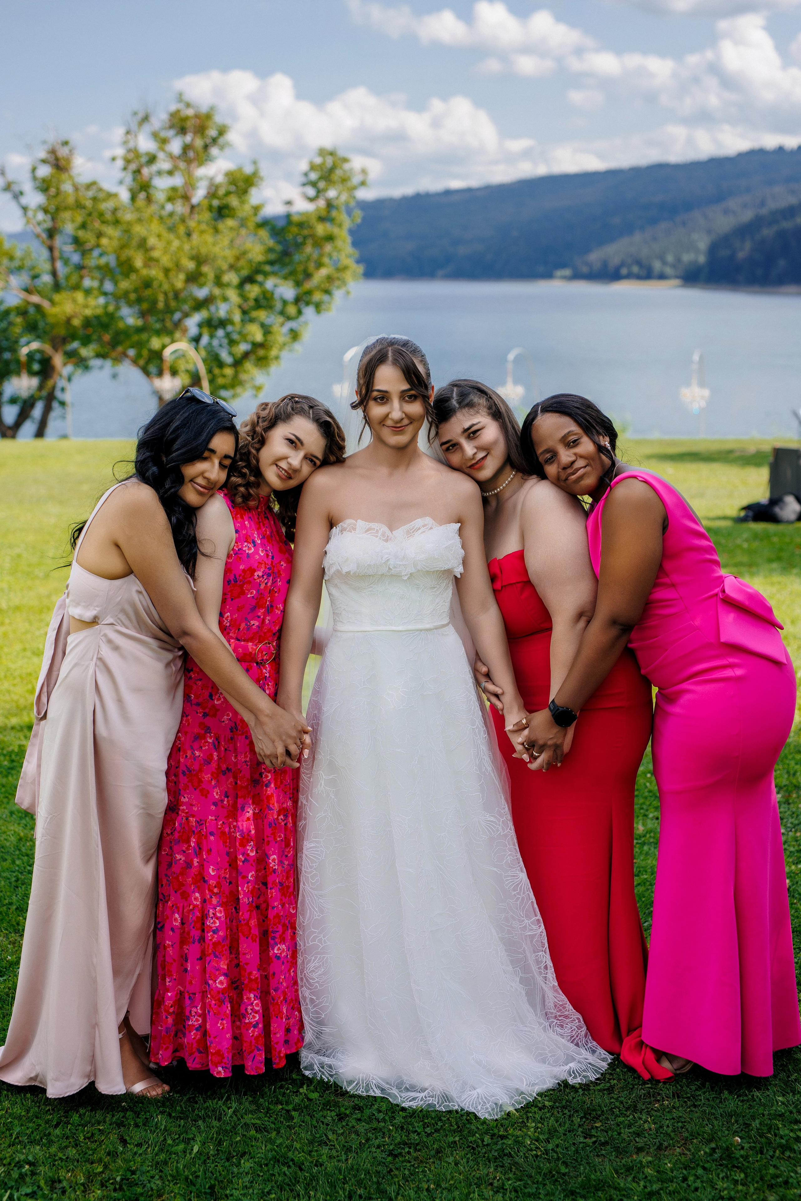 Wedding Photographer, based in Iasi, Romania, but will travel all over the globe to make sure you look amazing in all your wedding photos