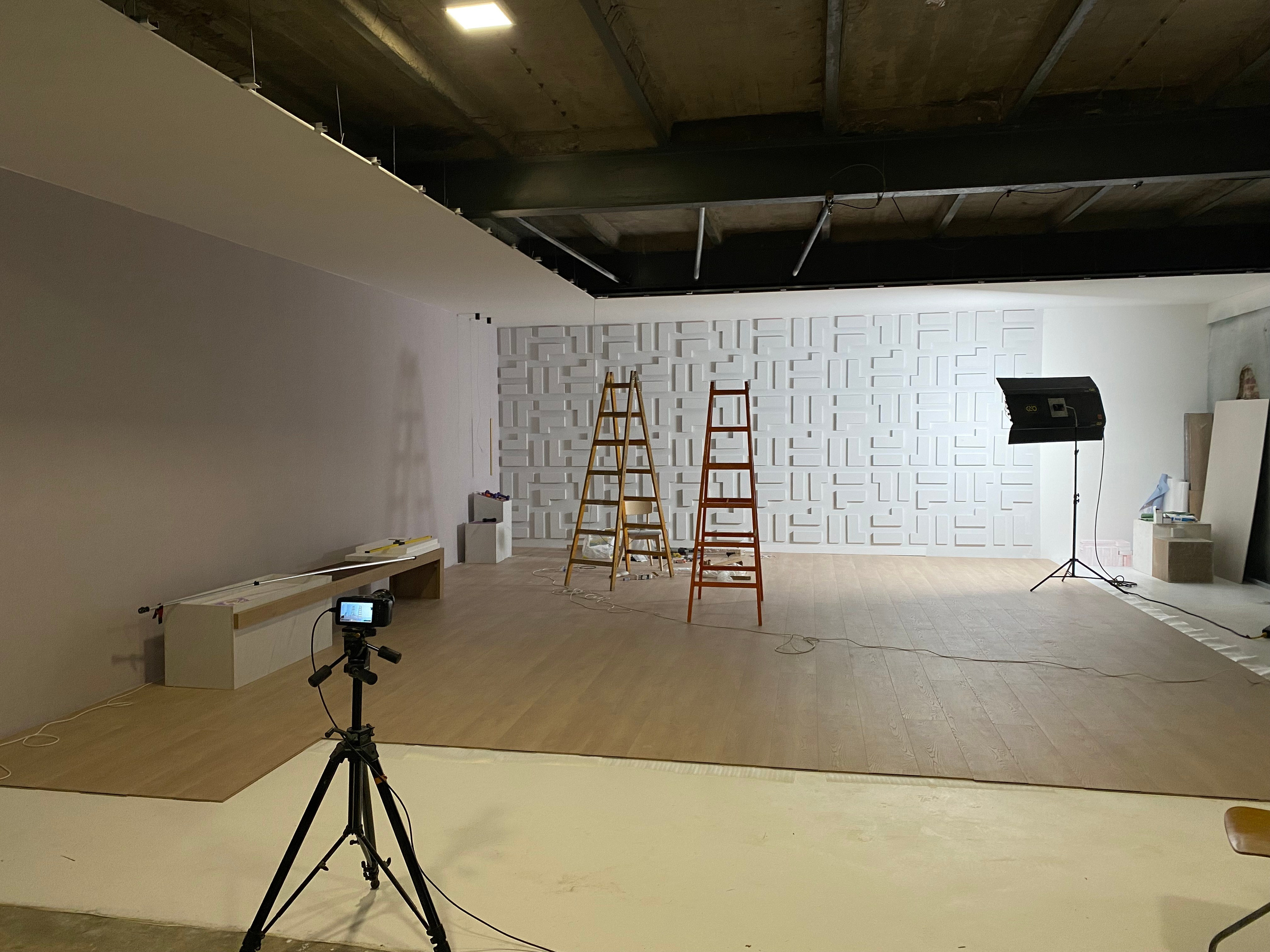 Studio Photogenic. Commercial and studio photographer in Belgrade
