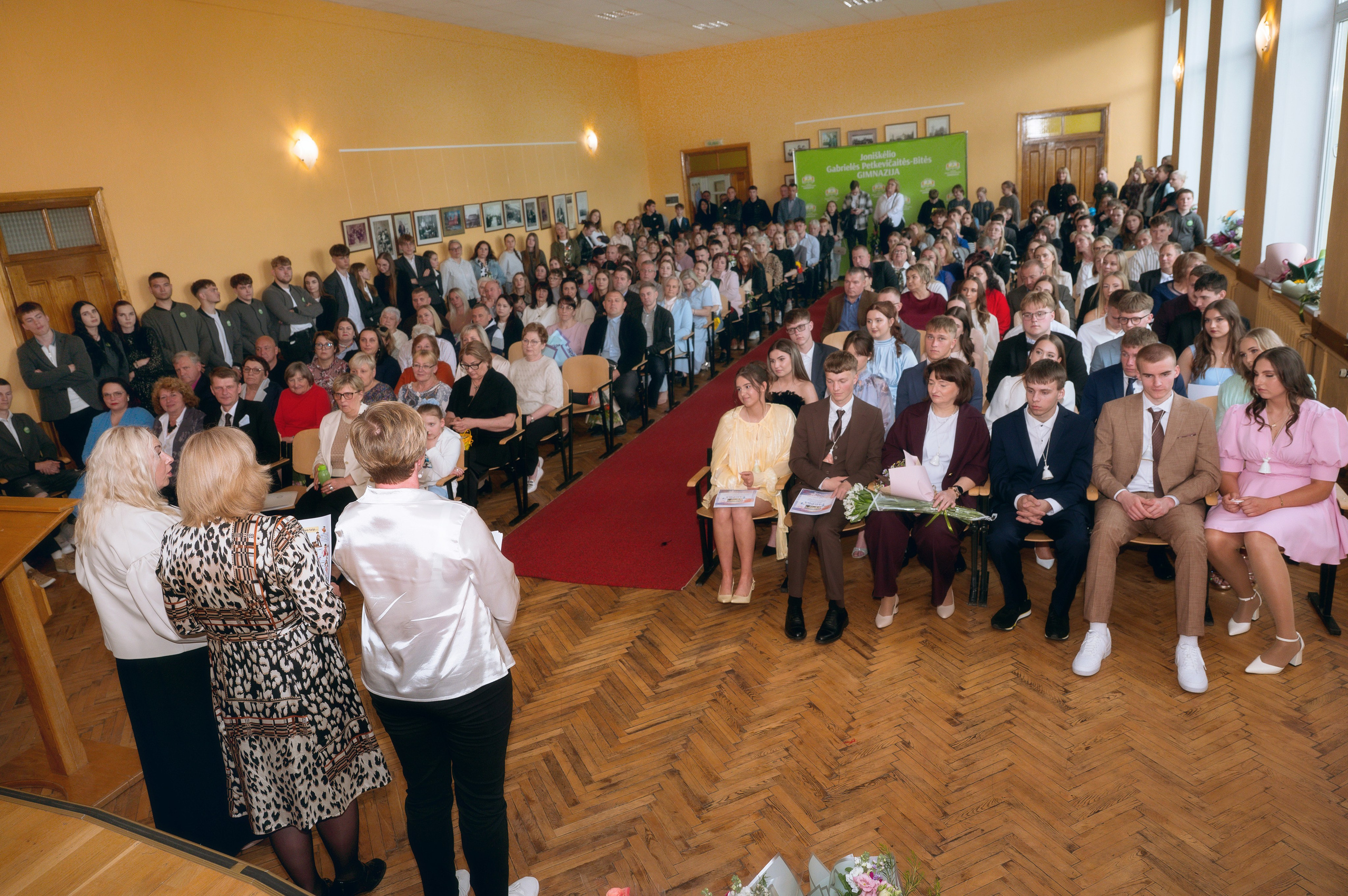 Paskutinis skambutis Joniškėlyje. Vestuvių fotografė Santa Jonuškė | Šiaulių apskritis, Panevėžio apskritis ir visa Lietuva