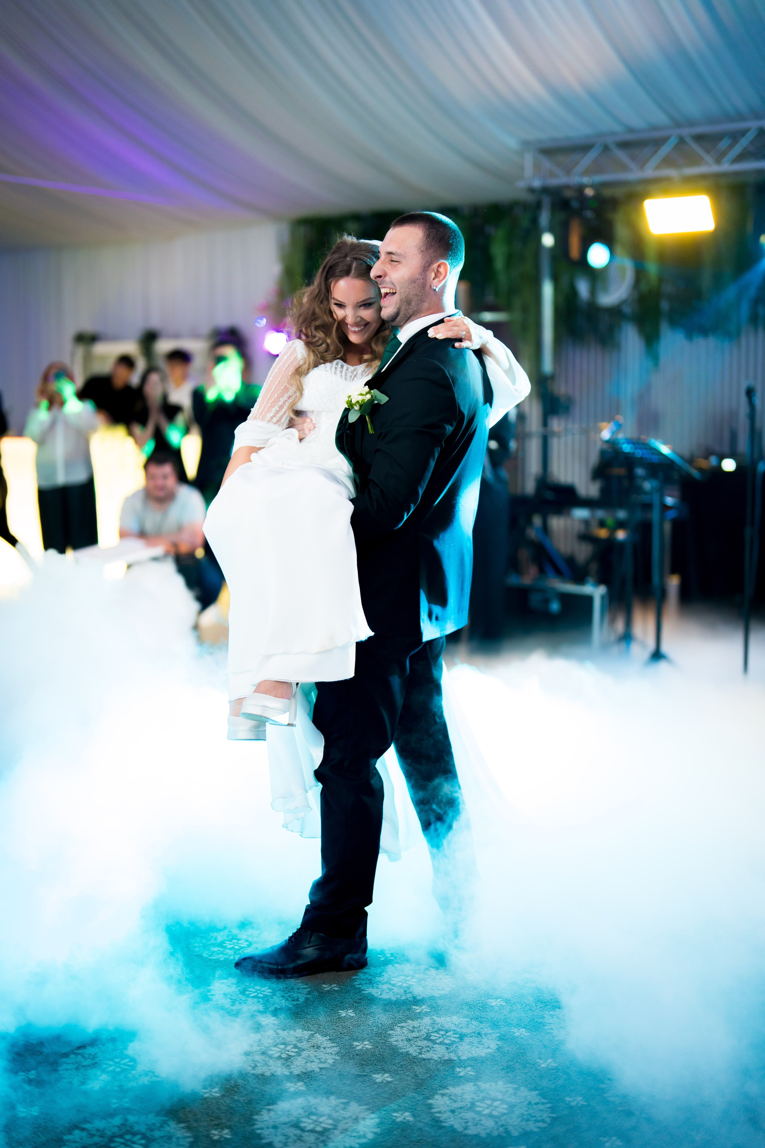 PARTY. Gabriel Florea — Fotograf nuntă București