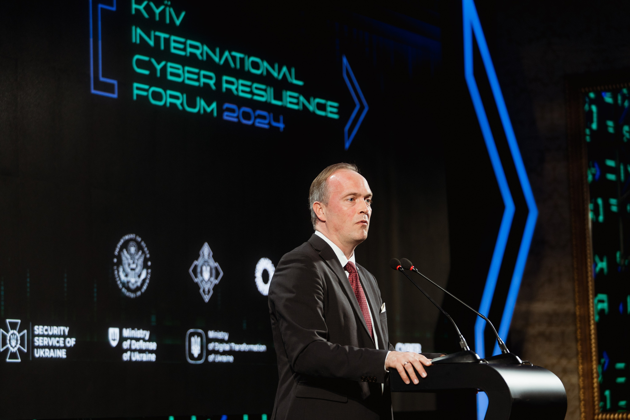 Cyber Resilience Forum. Kostiantyn Holinchenko. Reportage and portrait photographer