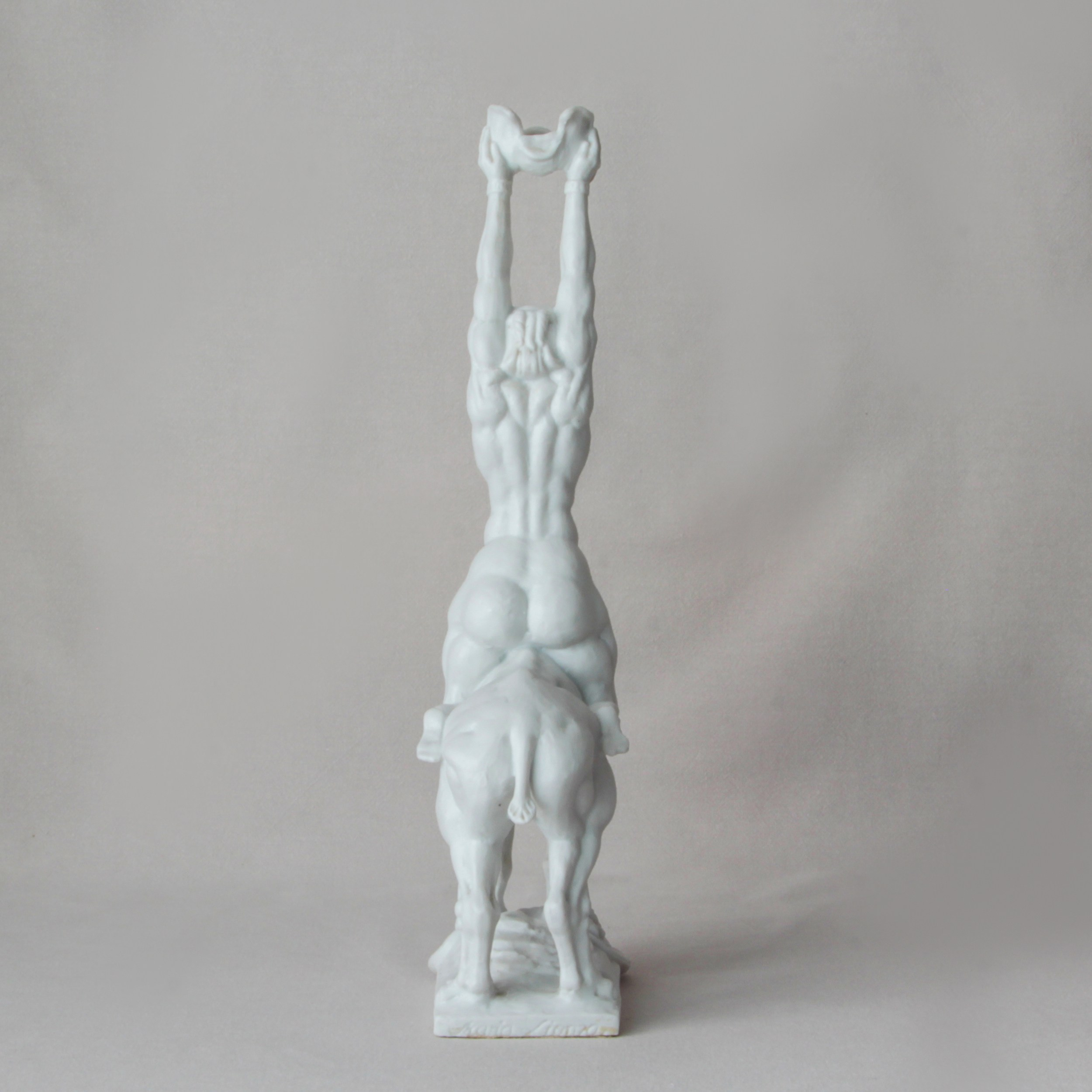 Sculpture. Современнные и актикварные украшения в Барселоне, Москве и Санкт-Петербурге