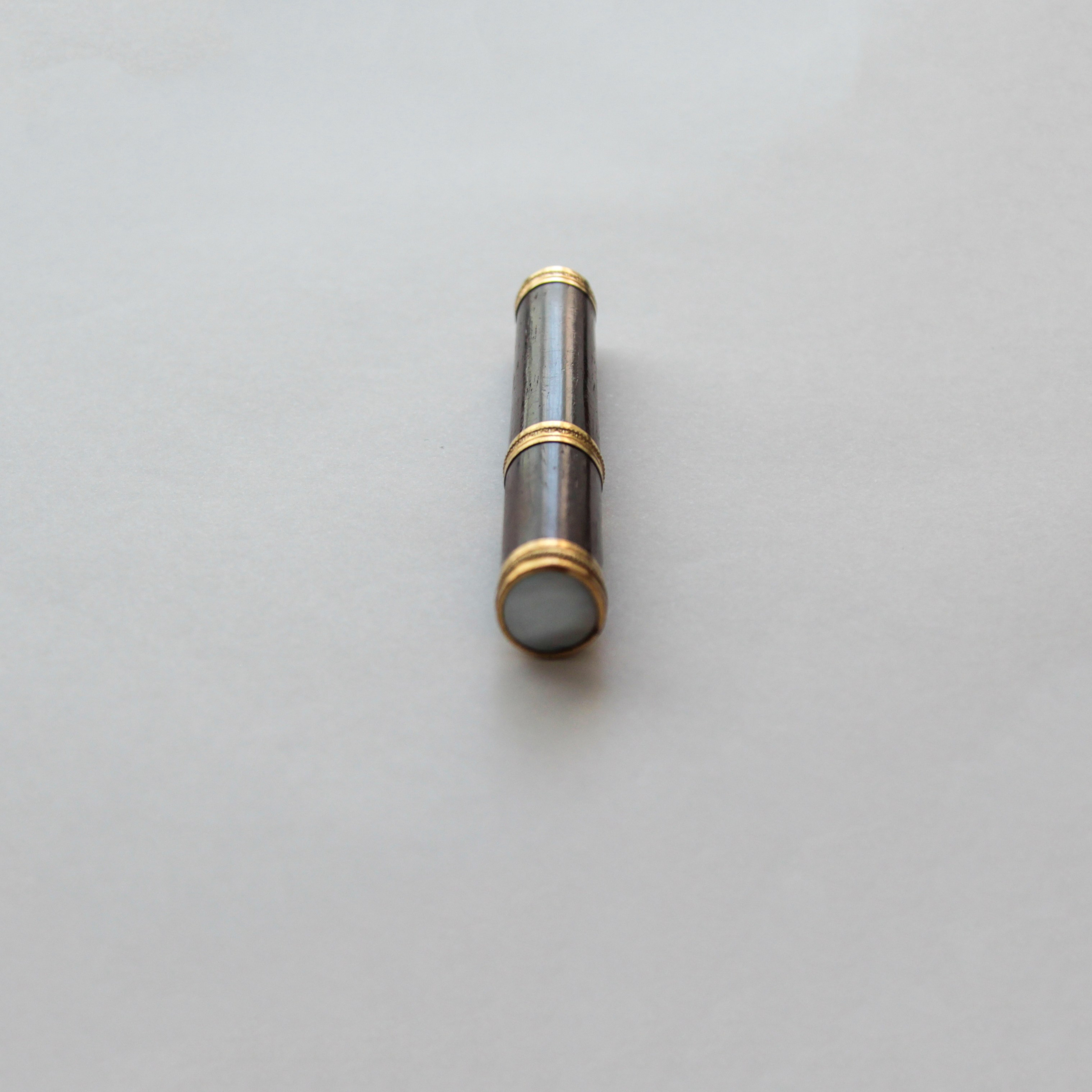 Antique Needle Case. Современнные и актикварные украшения в Барселоне, Москве и Санкт-Петербурге