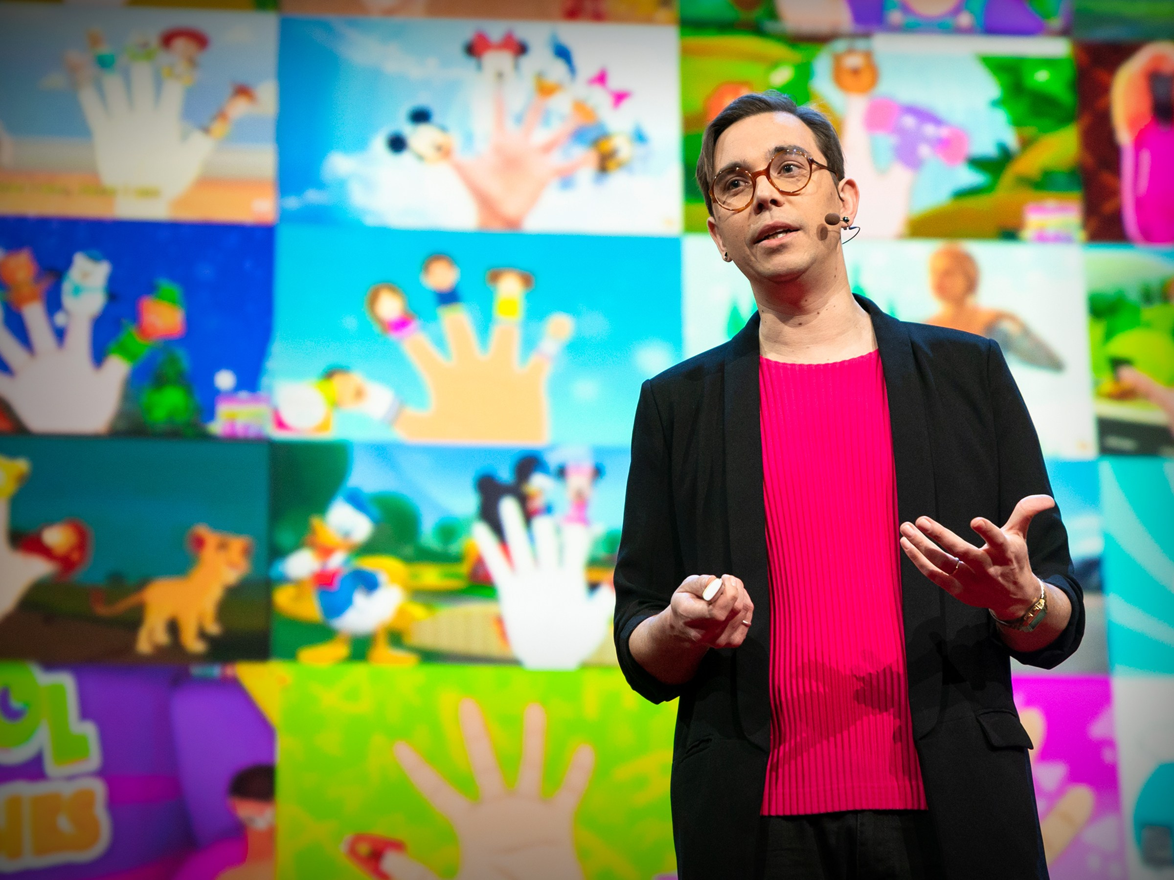 Работа Джеймса Бридла, автора термина "New Aesthetic", исследует влияние цифровых технологий, глитч-арта, 8-битной визуальной эстетики и повседневной цифровизации, используя минималистичную, грубую эстетику анти-дизайна и брутализма для критики взаимодействия технологий, культуры и общества. Джеймс Бридл (James Bridle, род. 1980, Великобритания, проживает в Афинах, Греция) — художник, писатель и технолог, использующий местоимения they/them. Бридл известен введением термина "New Aesthetic" в 2011 году, описывающего эстетику, возникшую на стыке цифровых технологий и физического мира, включая глитчи, 8-битные визуалы и следы цифровизации в повседневной жизни. Их работы, такие как Citizen Ex и Drone Shadow, исследуют влияние сетей, алгоритмов и ИИ на общество, часто используя «сырую» эстетику, соответствующую анти-дизайну и цифровому брутализму, чтобы подчеркнуть концептуальную глубину над визуальной полированностью. Сайт https://jamesbridle.com/ демонстрирует их проекты, публикации и исследования. 