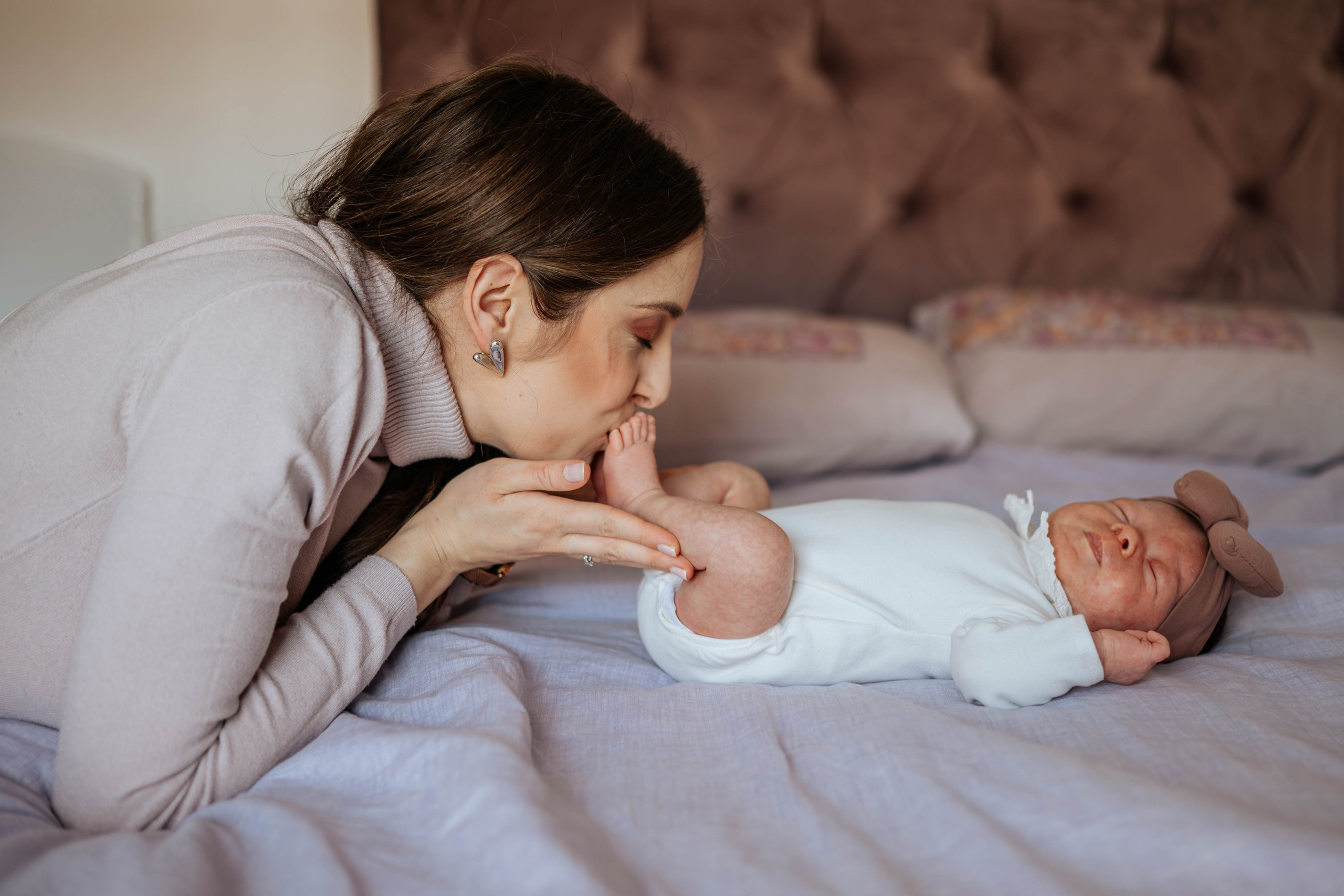 Mila - fotografisanje bebe kod kuće. Dečiji i porodični fotograf