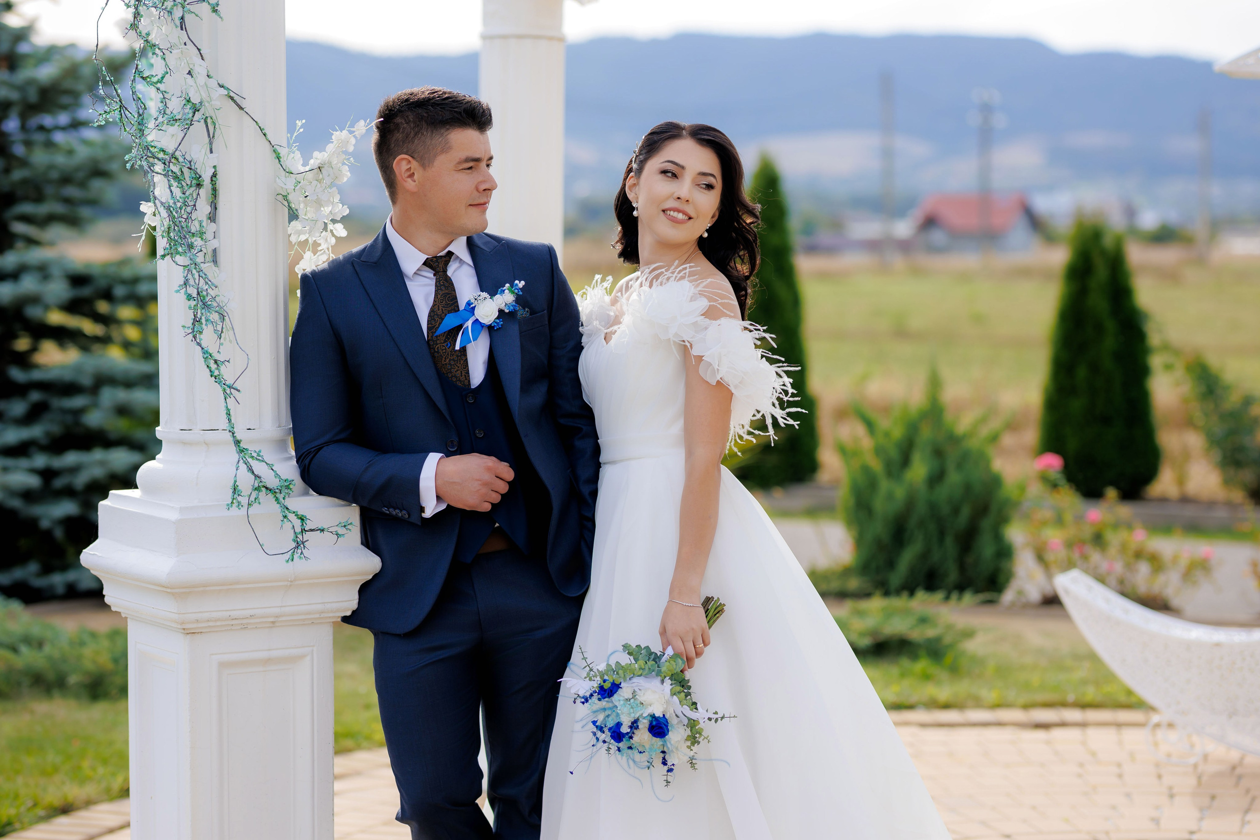 Loredana & Emilian – Ziua Nunții | Videografie - fotografie Botez Suceava, Iași, Botoșani. Servicii foto-video profesionale, pentru momente de neuitat