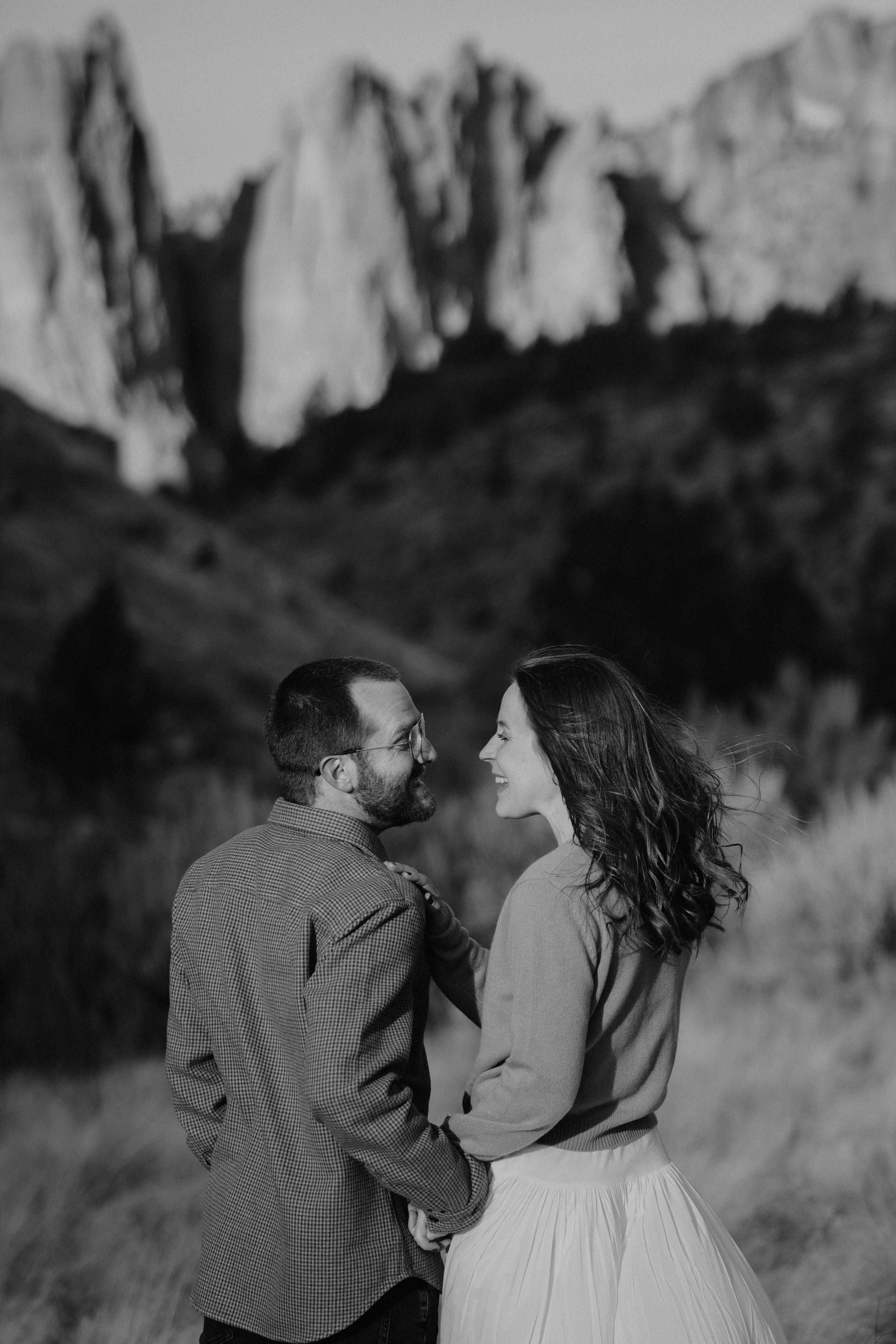 Shelby & Riley Engagement Session | Smith Rock State Park, Oregon. Portland & Seattle Wedding, Elopement & Engagement Photographer | Georgy Shishkin