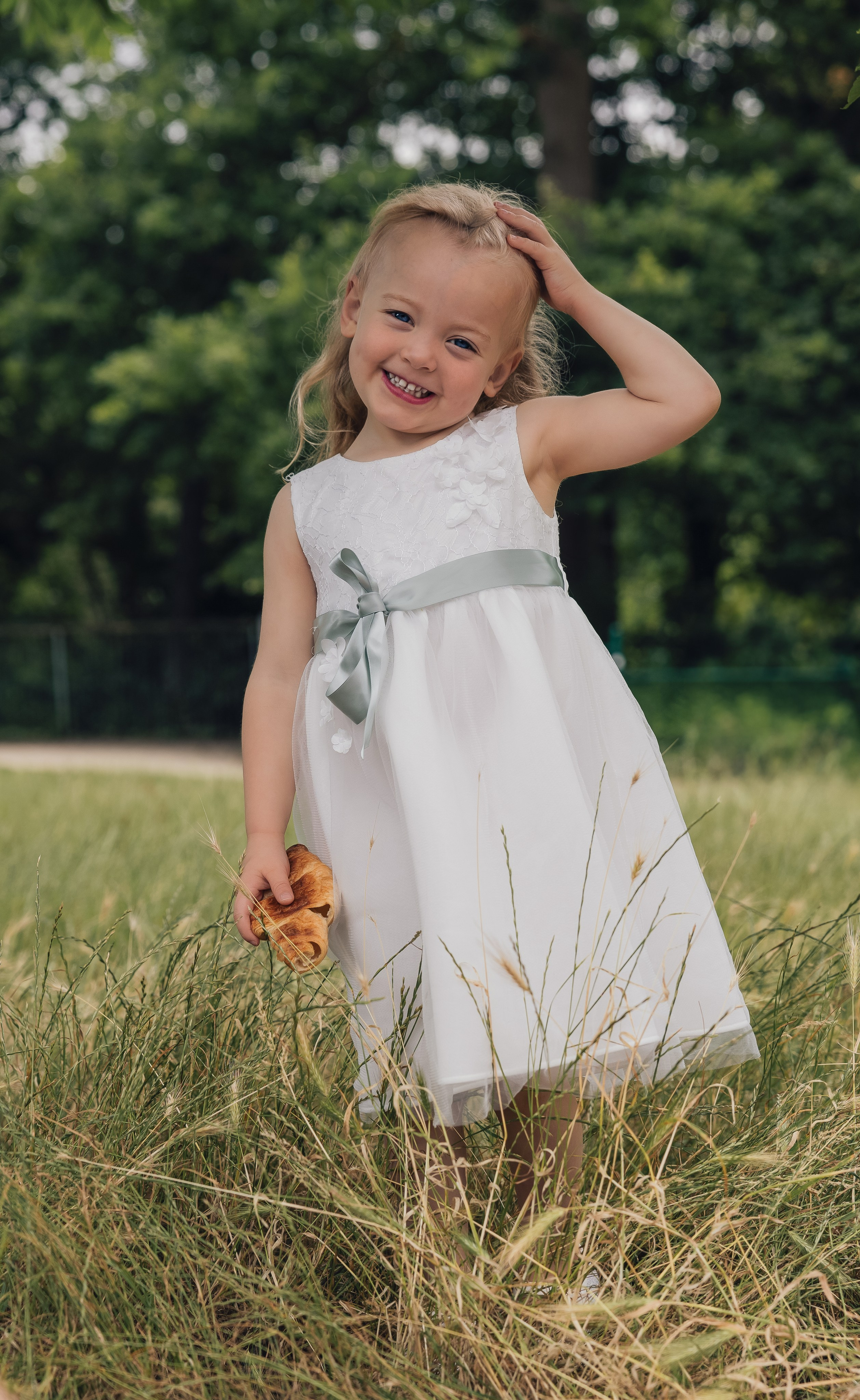 Summer Picnics. PHOTOGRAPHER IN LONDON