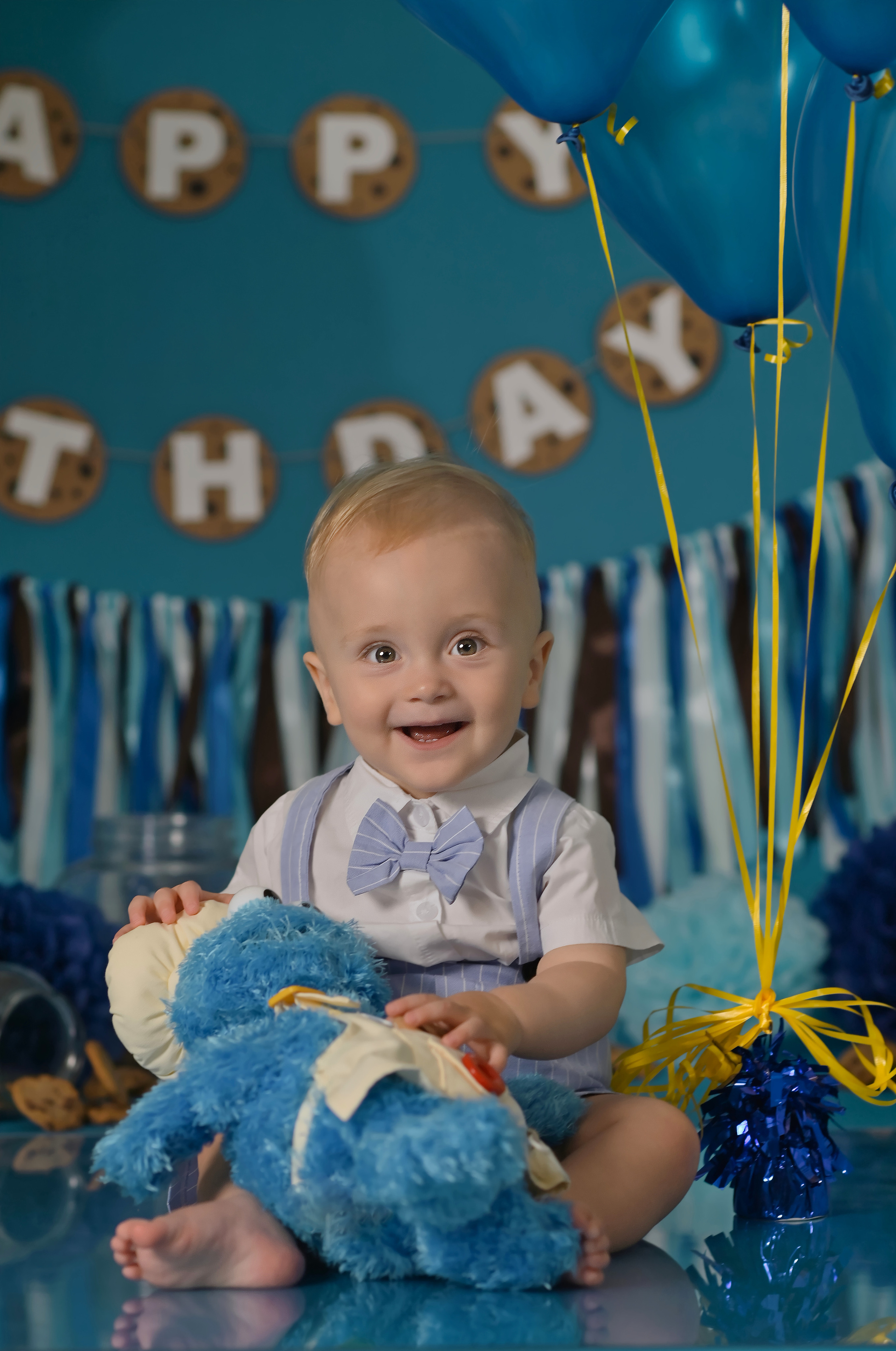 Arthur’s cake smash. Family and Sports photographer in Cary Raleigh NC North Carolina