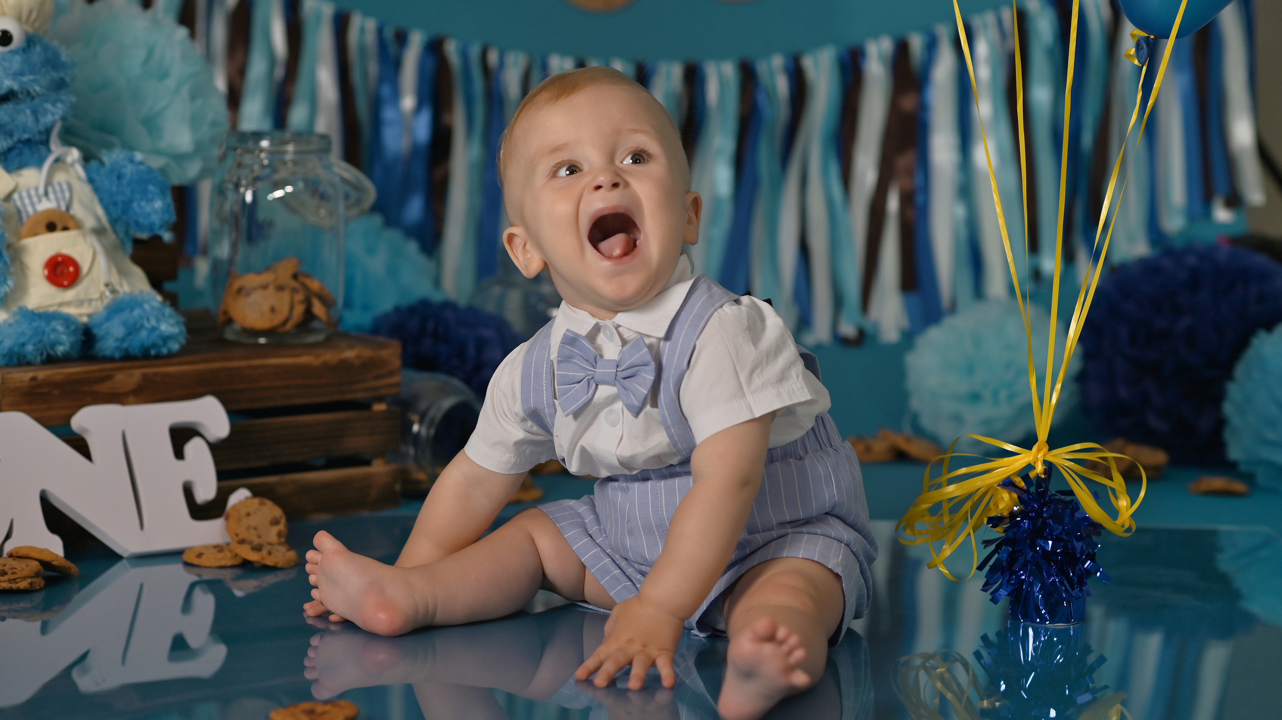 Arthur’s cake smash. Family and Sports photographer in Cary Raleigh NC North Carolina