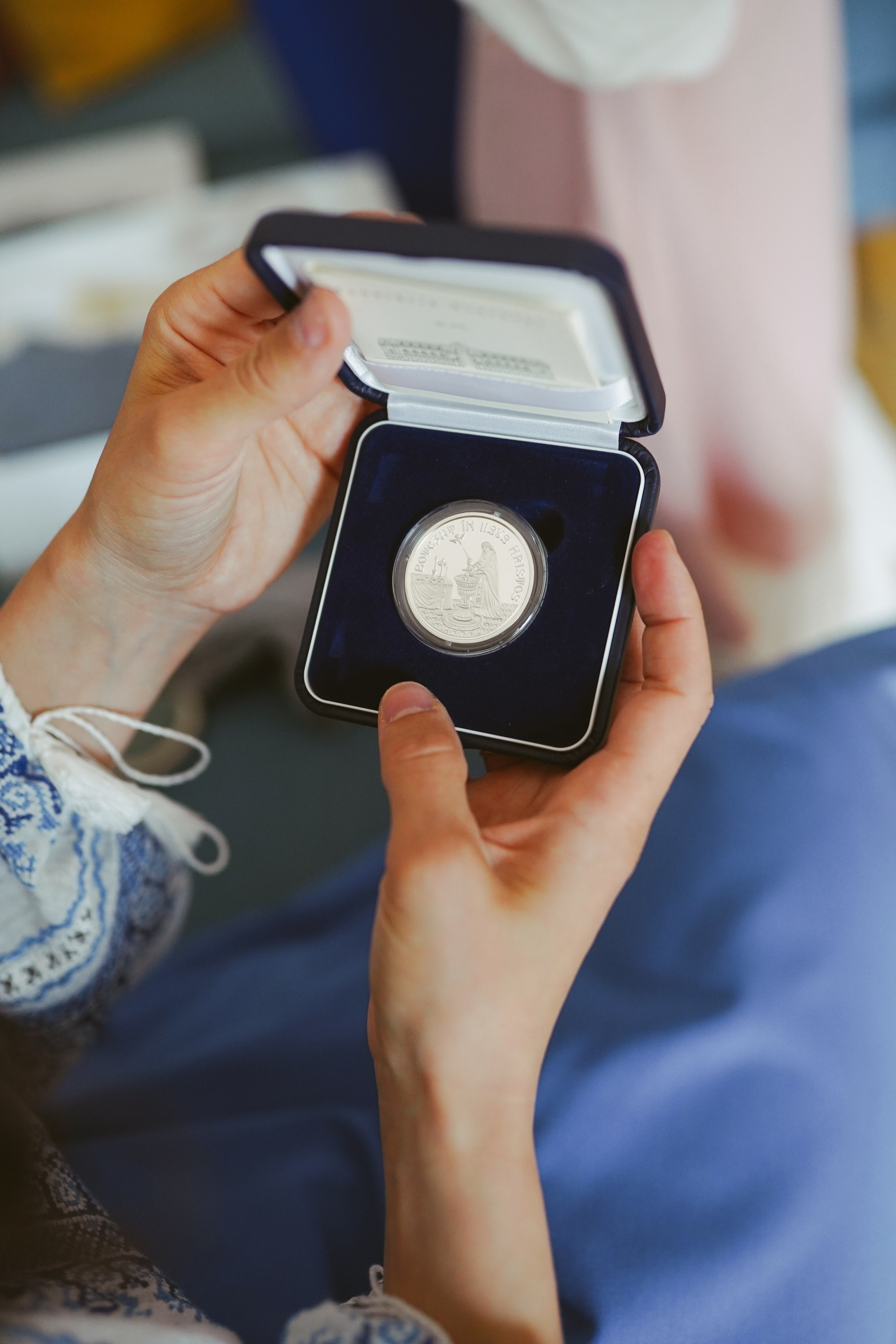 Fotografie de Eveniment Brașov: Povești Vizuale | Mădălina Beda. Madalina Beda- Artist vizual, fotograf, doula la nastere, consultant babywearing Brasov si in toata tara