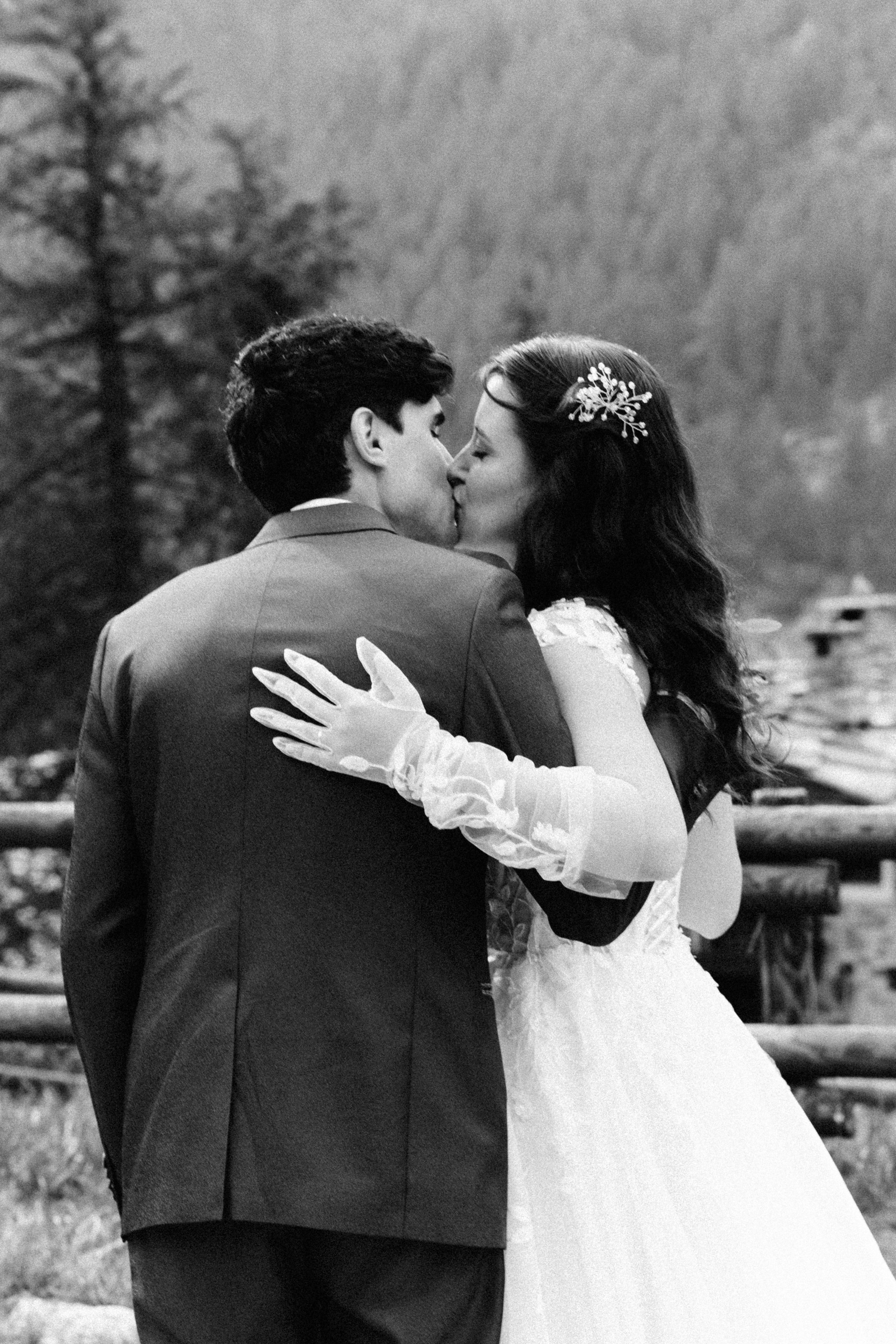 Anastasiya & Emanuele | Italian Alps. Liza Bizzaro — Italy Wedding, Love Story & Portrait Photographer in Milan, Turin, Piedmont and Across Italy