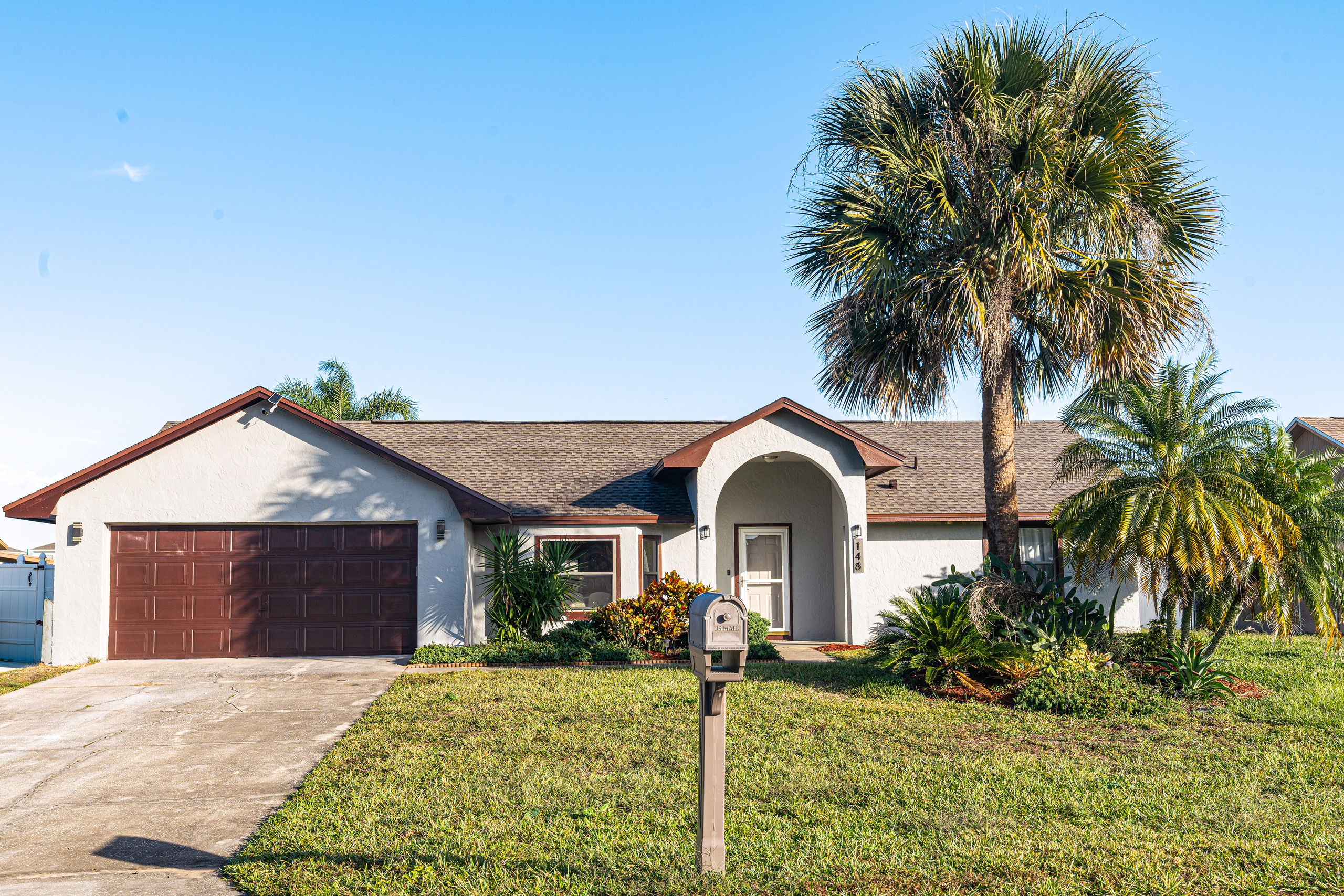 The house is for Rent AirBNB: https://ru.airbnb.com/rooms/1023445326769536774?_set_bev_on_new_domain=1702356155_MDFhNDI0ZDdjMDhj&source_impression_id=p3_1702356155_K3LTjNJeF83QUyI0