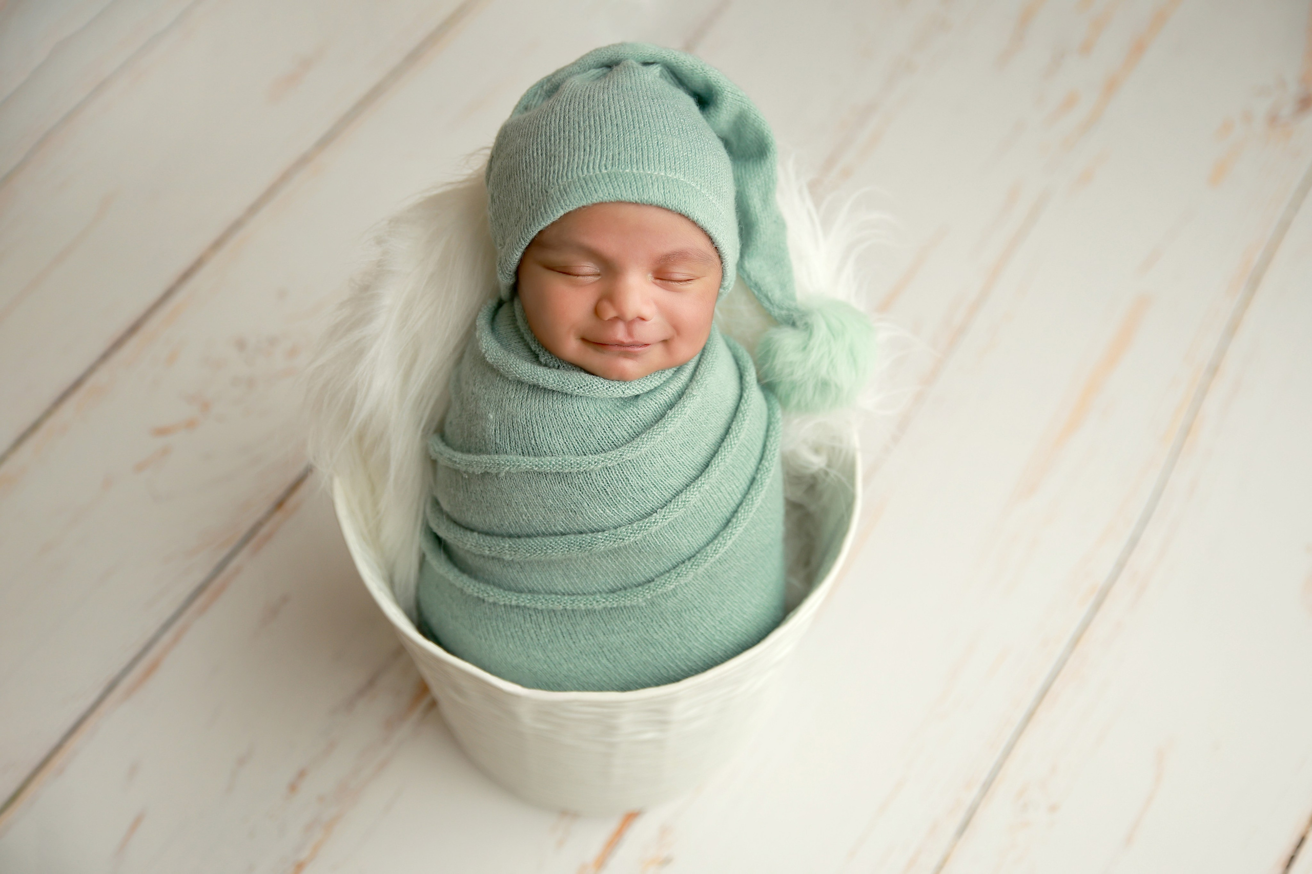 NEWBORN PHOTOGRAPHY. HOME