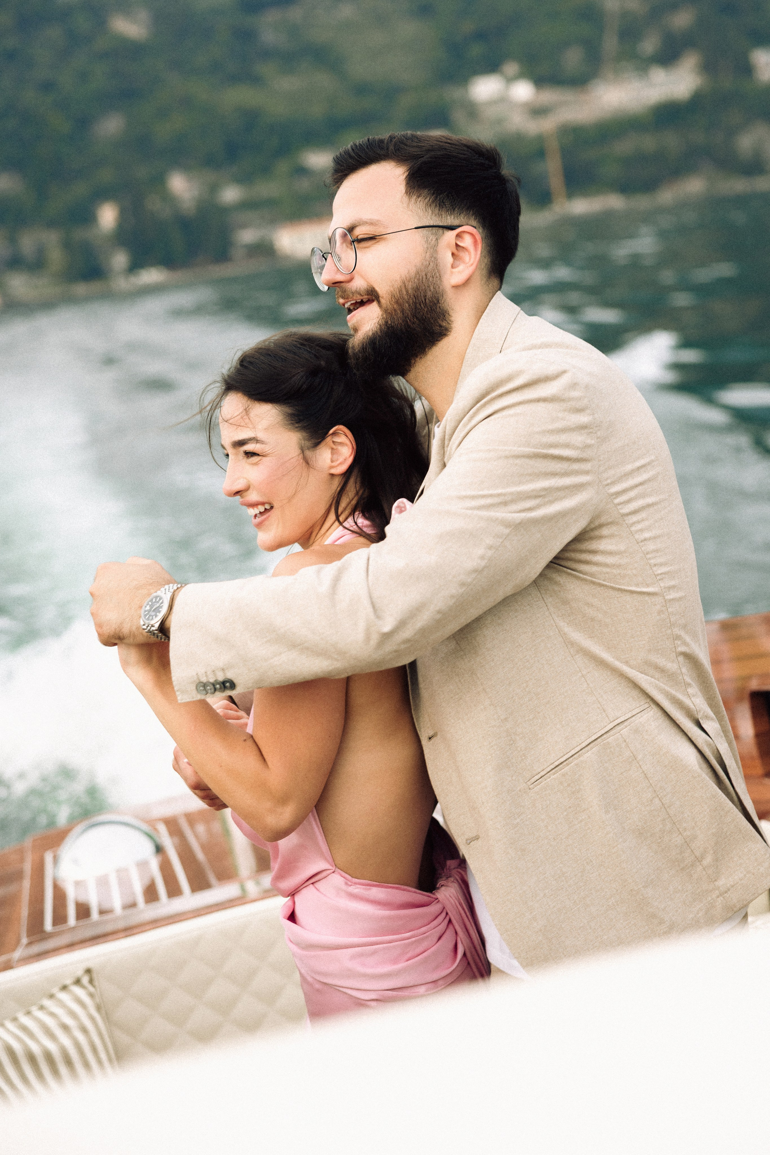Romantic couple photography with beautiful Lake Como views