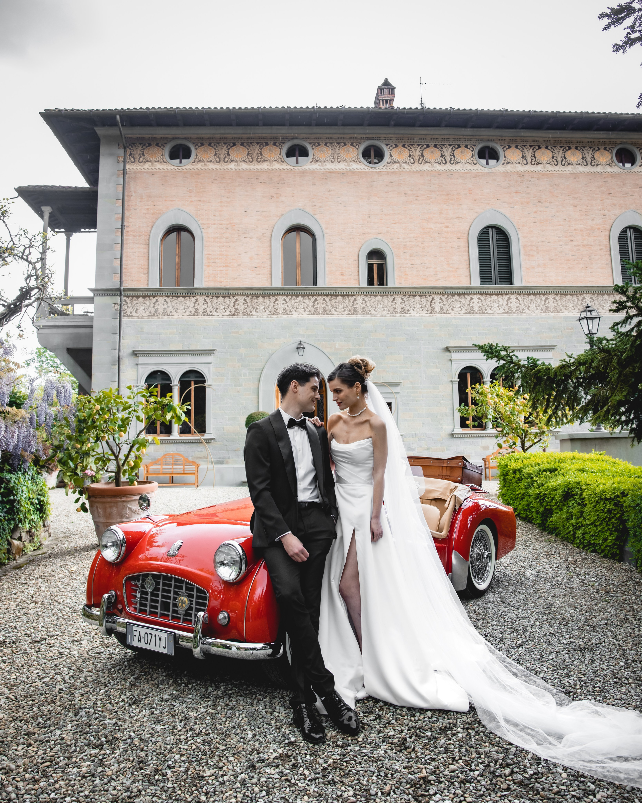 Tuscany Wedding Villa La Commenda Concordia. Professional wedding photographer in Copenhagen, Denmark — Julia Byron