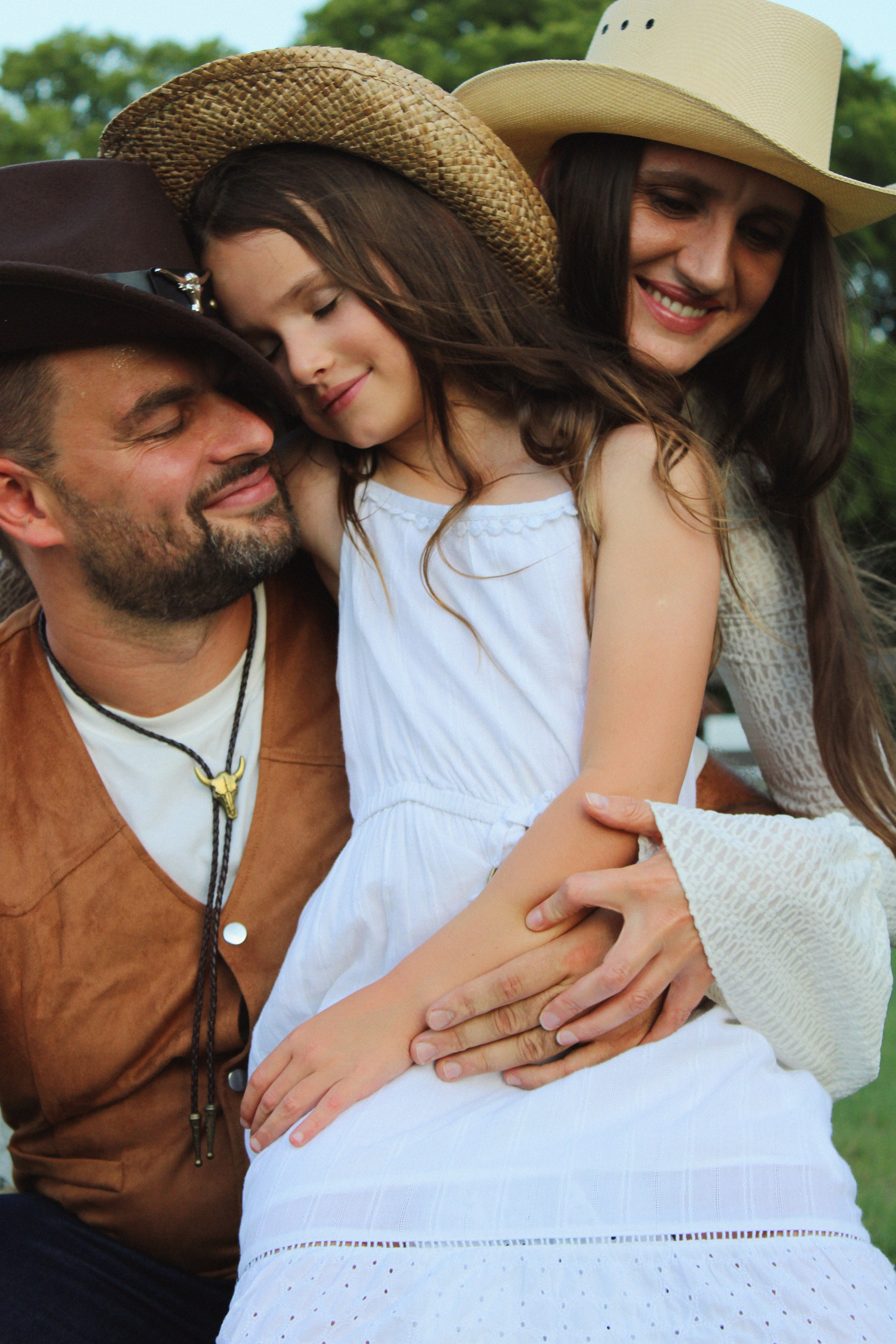Texas Countryside Family Photoshoot in Cowboy Style. Lana Petrychenko — Portrait & Family Photographer. Valencia, Spain