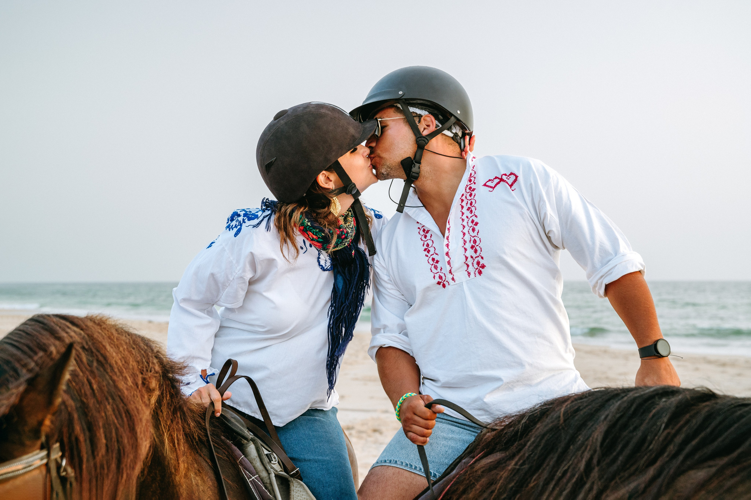 Marlene & Tiago com filhos. Passeios a Cavalo na Praia Peniche | Eco Salgados Agroturismo