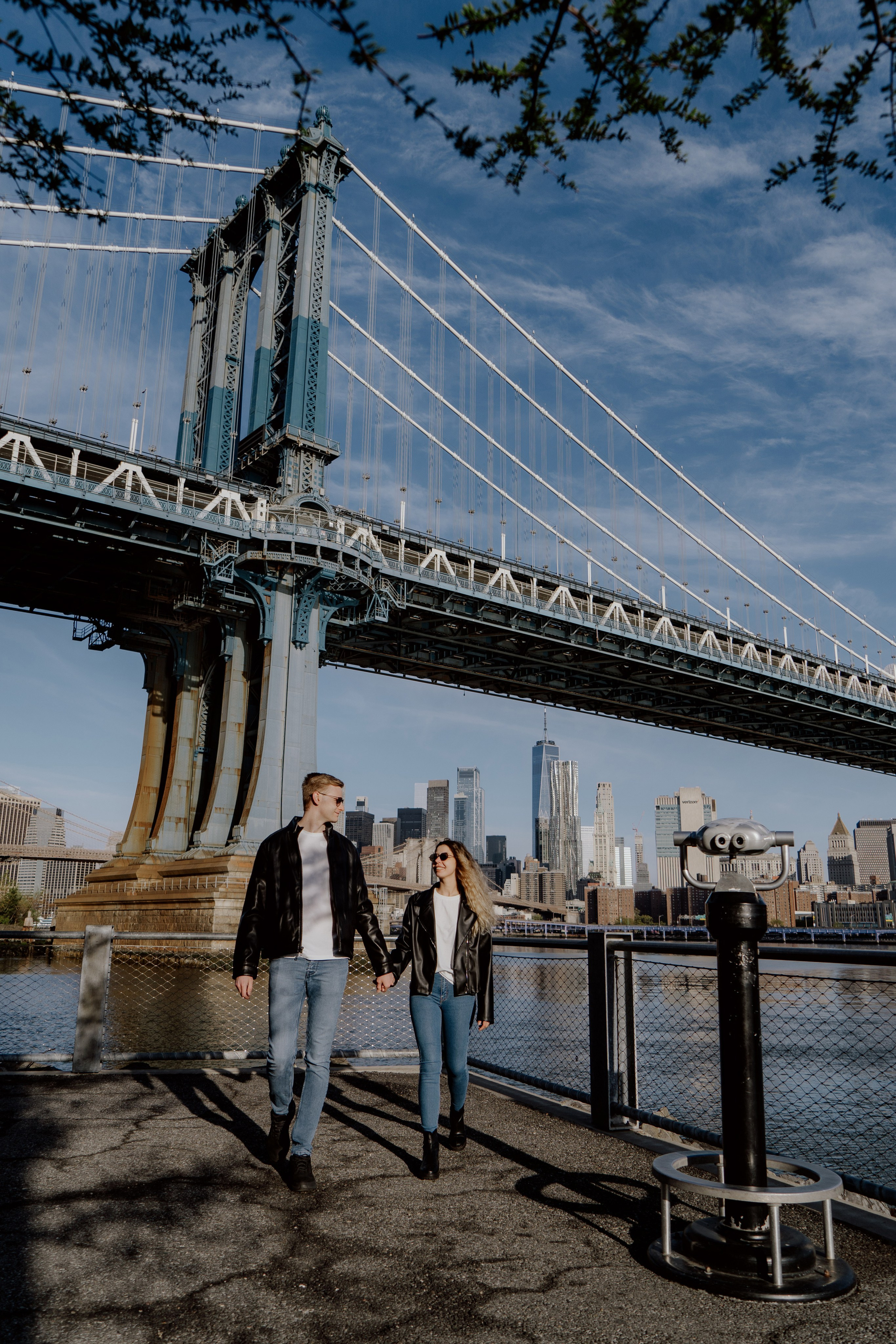 Brooklyn bridge and Dumbo. Videographer and photographer in New York // MAKAROV.VIDEO