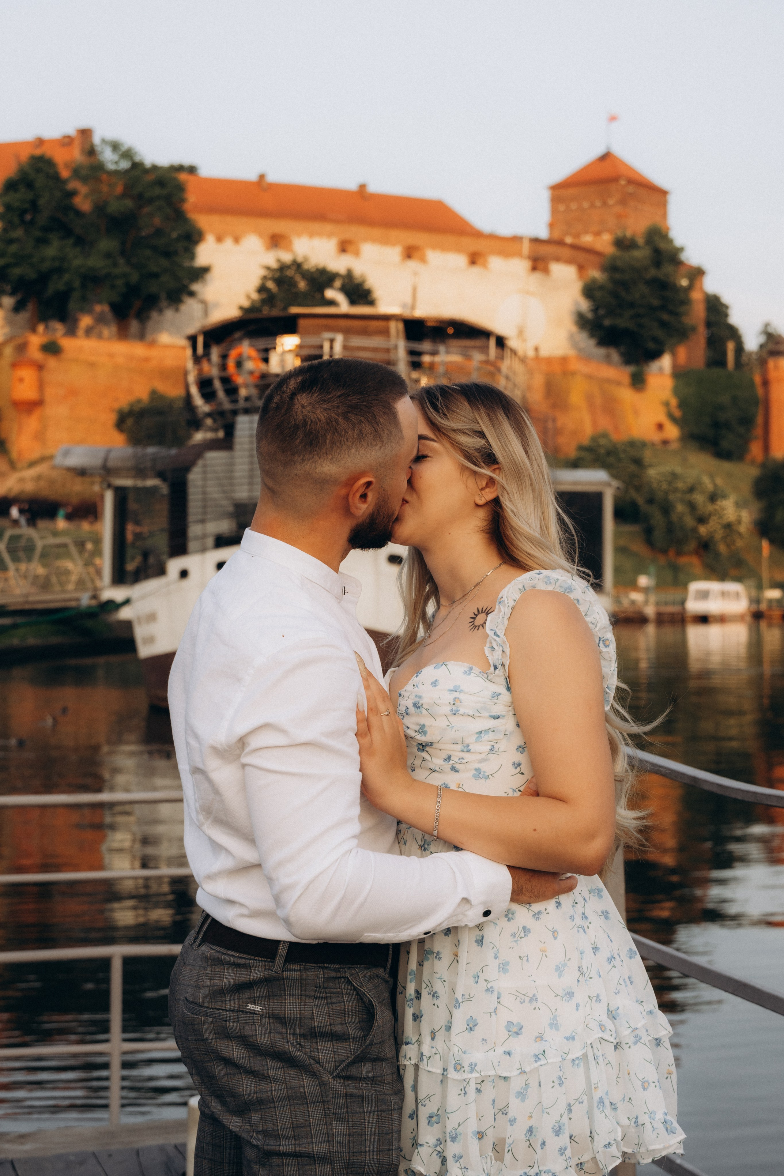 Golden Hour. Fotograf Katowice – sesje indywidualne, rodzinne, ślubne