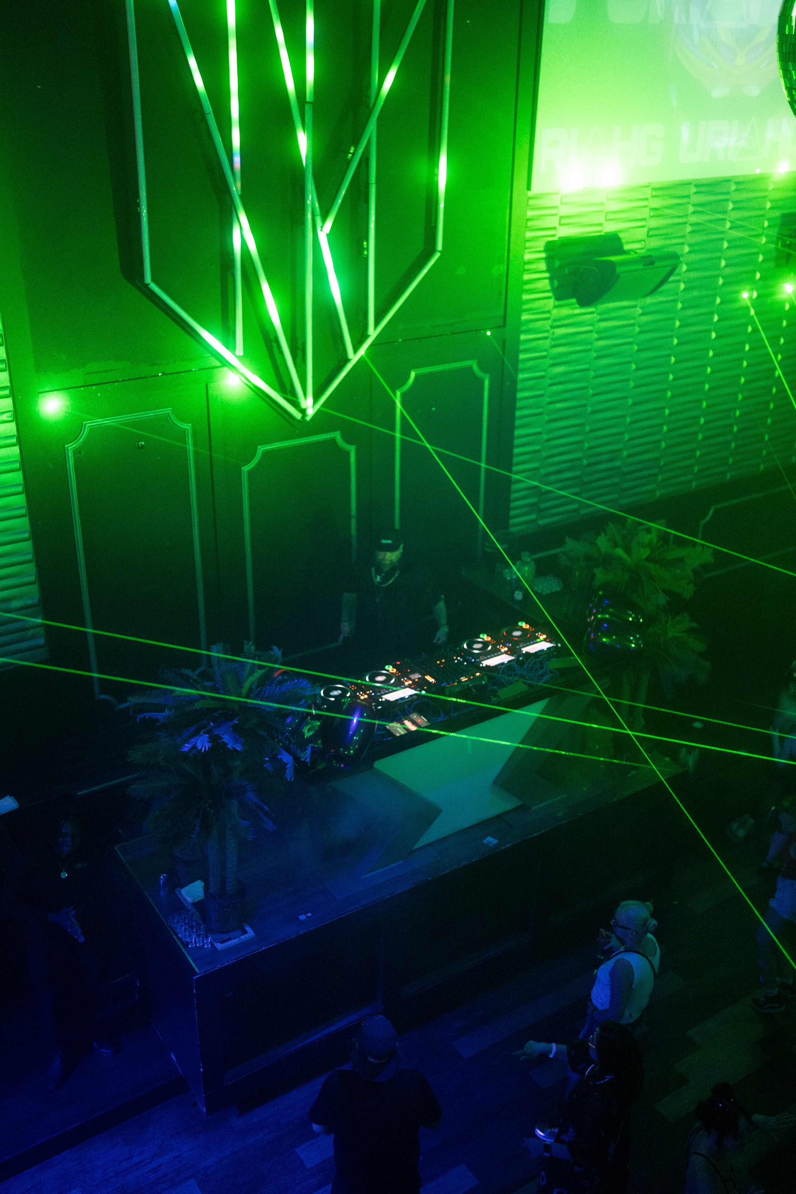 Aliens On Mushrooms & INVY Present: Shiba San. Ke’Ondris