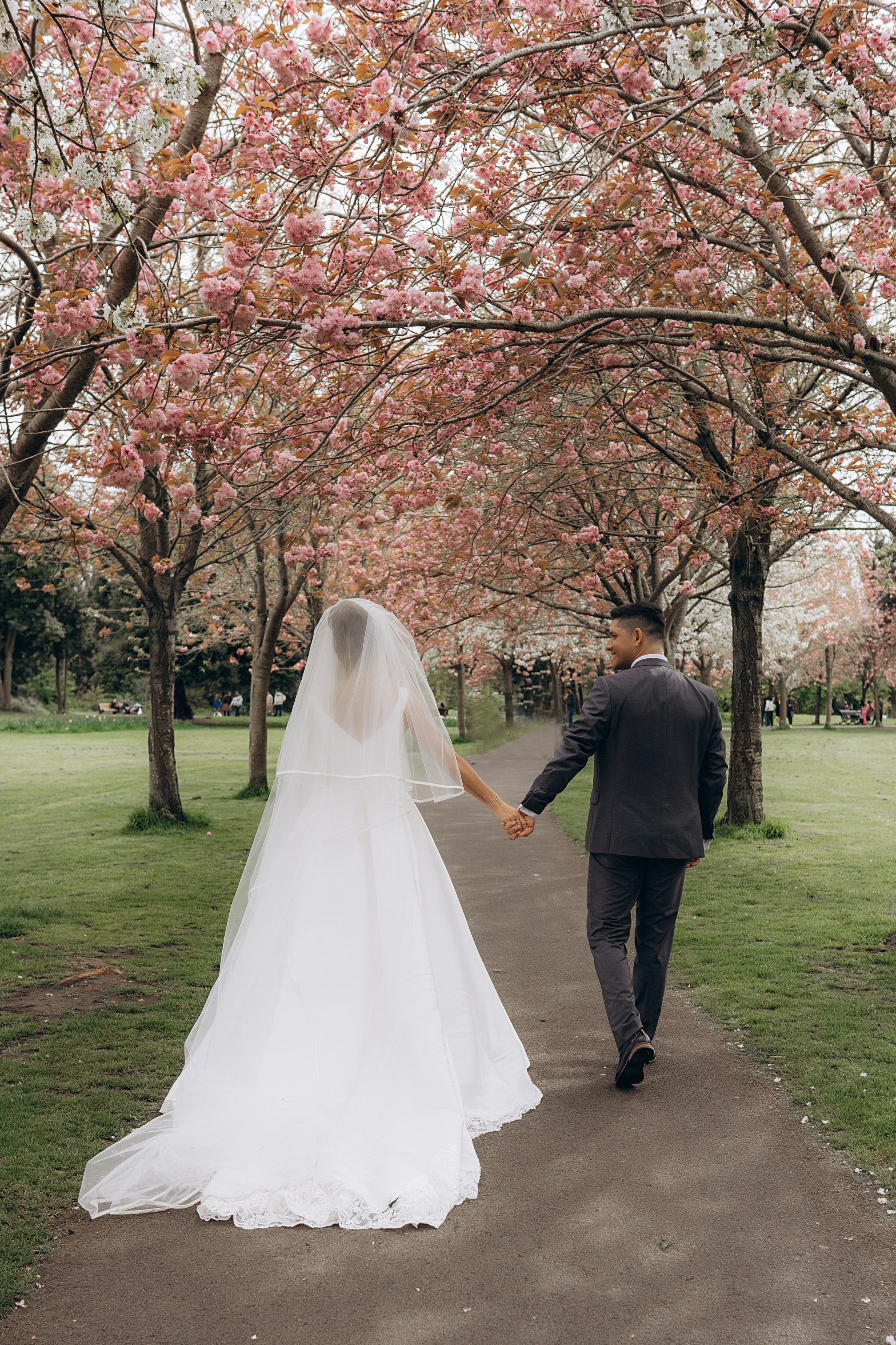 Megan & Oneias. Main