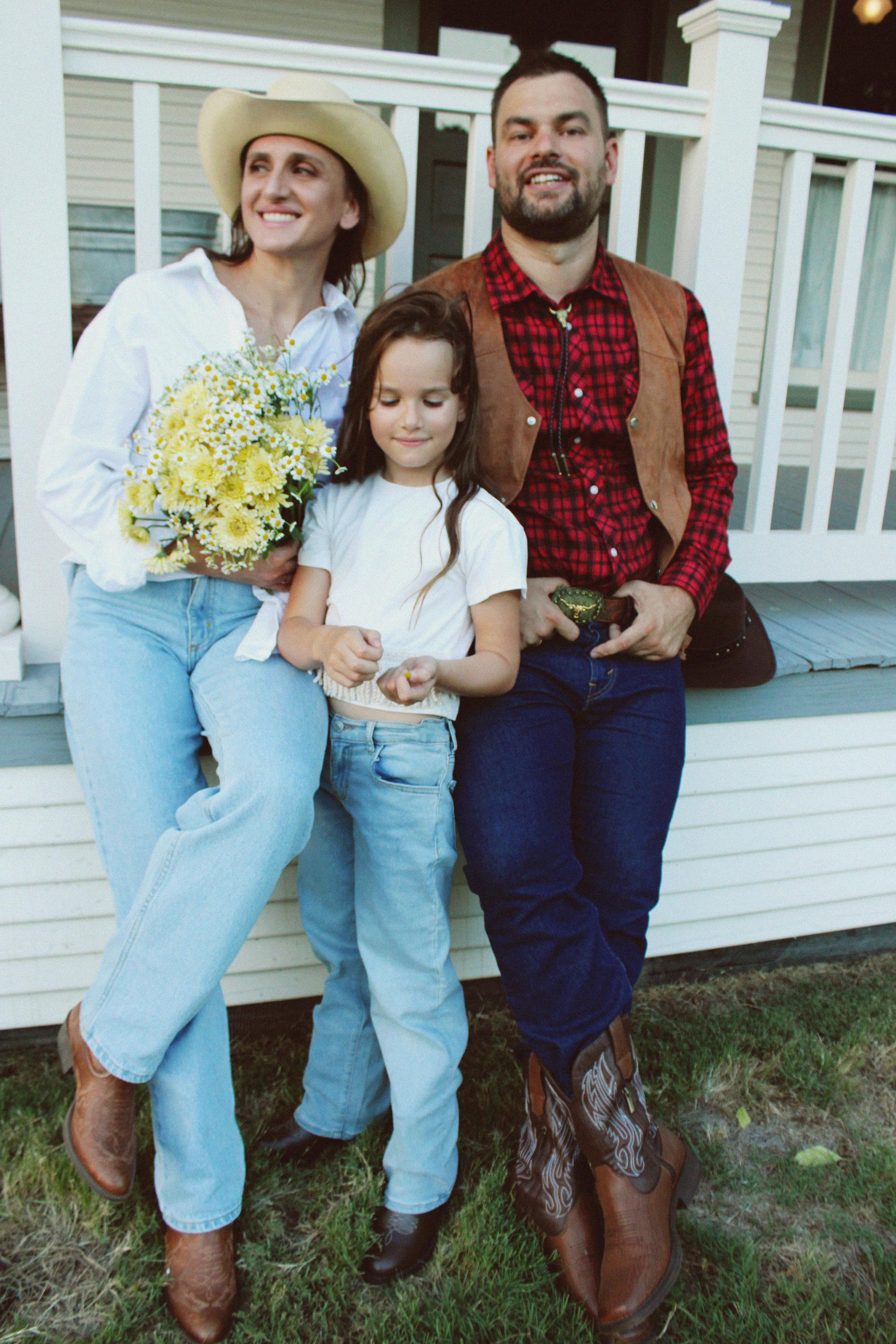 Texas Countryside Family Photoshoot in Cowboy Style. Lana Petrychenko — Portrait & Family Photographer. Valencia, Spain