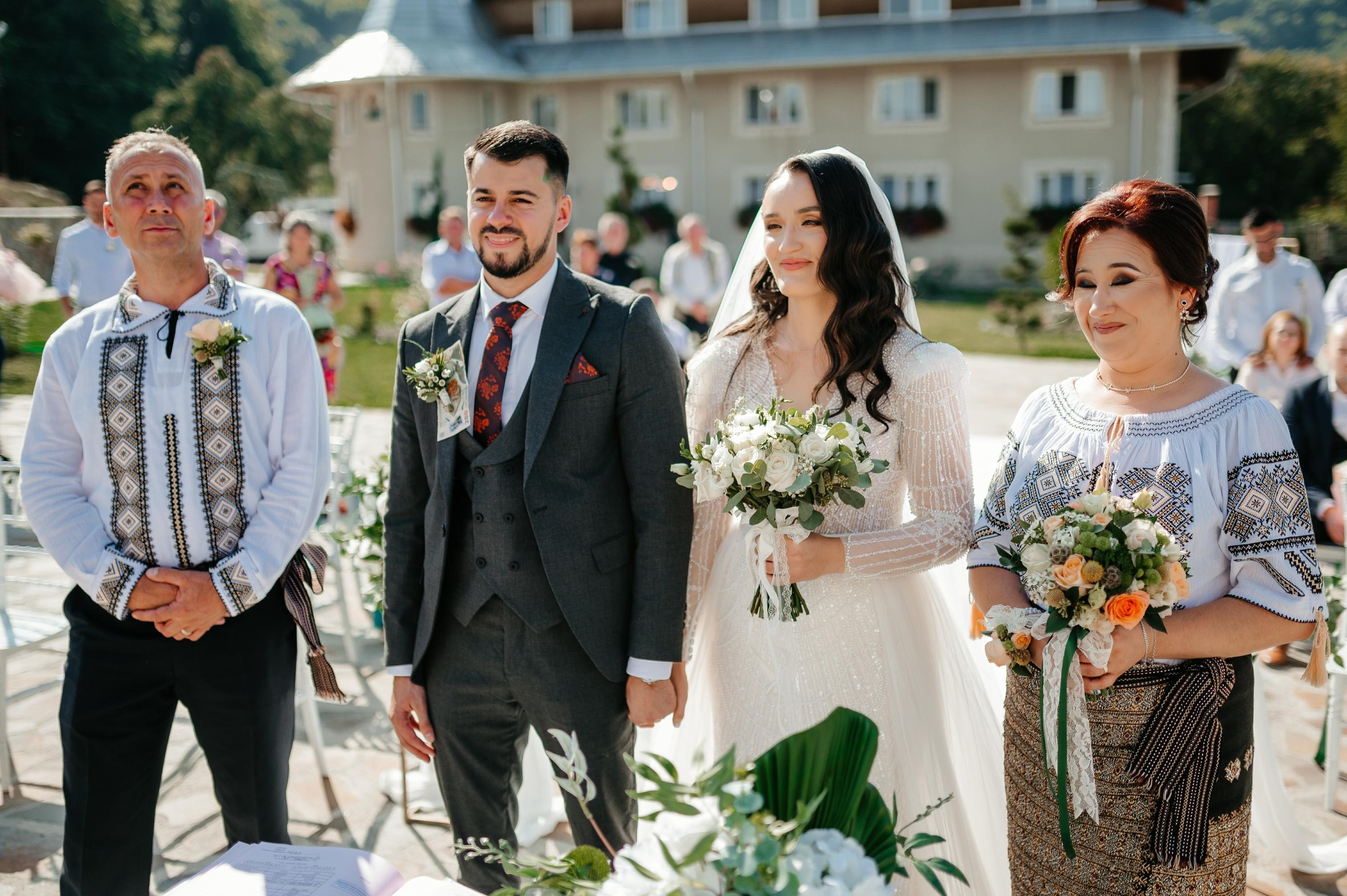 Elena & Ionut. Fotograf si Videograf | Nuntă-Botez