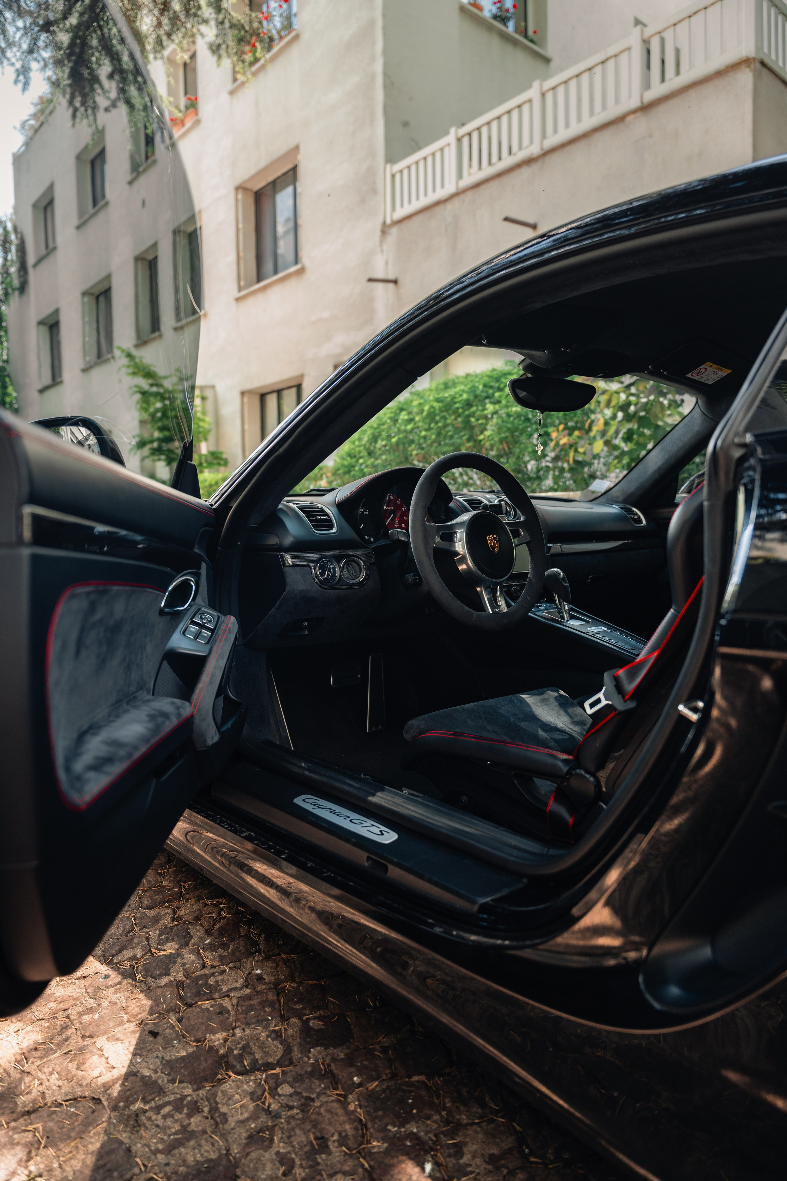 Porsche Cayman GTS. Photographer in Paris — Vitalii Motruk