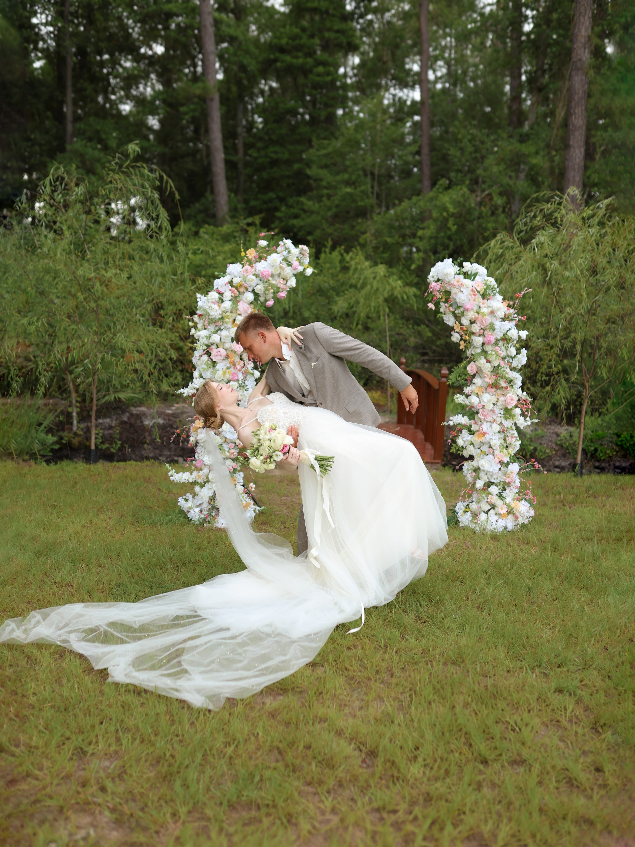 Wedding photoshoot in Southern Utah. Portrait and couples photographer in Florida, Valeriia Honcharova