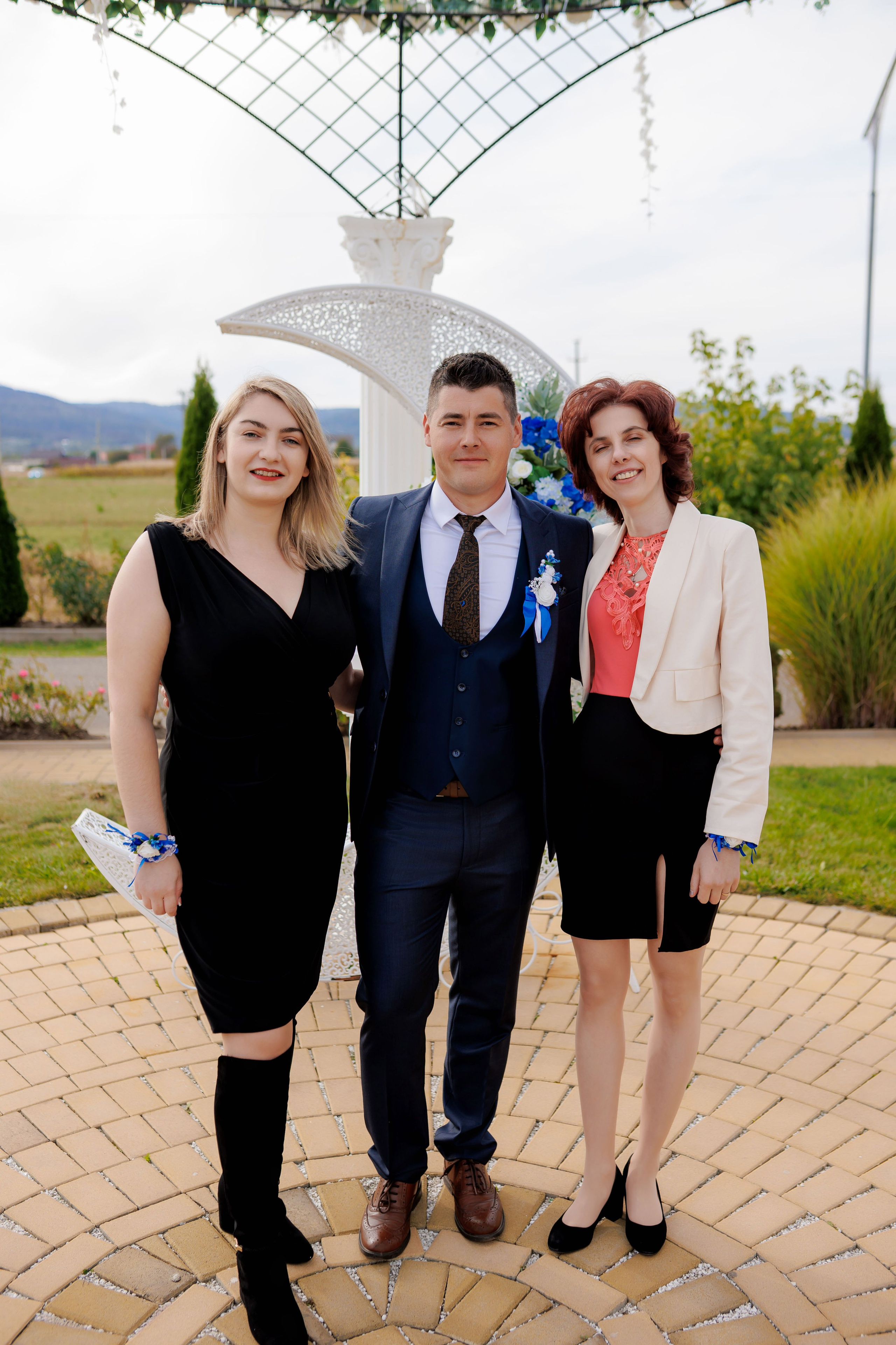Loredana & Emilian – Ziua Nunții | Videografie - fotografie Botez Suceava, Iași, Botoșani. Servicii foto-video profesionale, pentru momente de neuitat