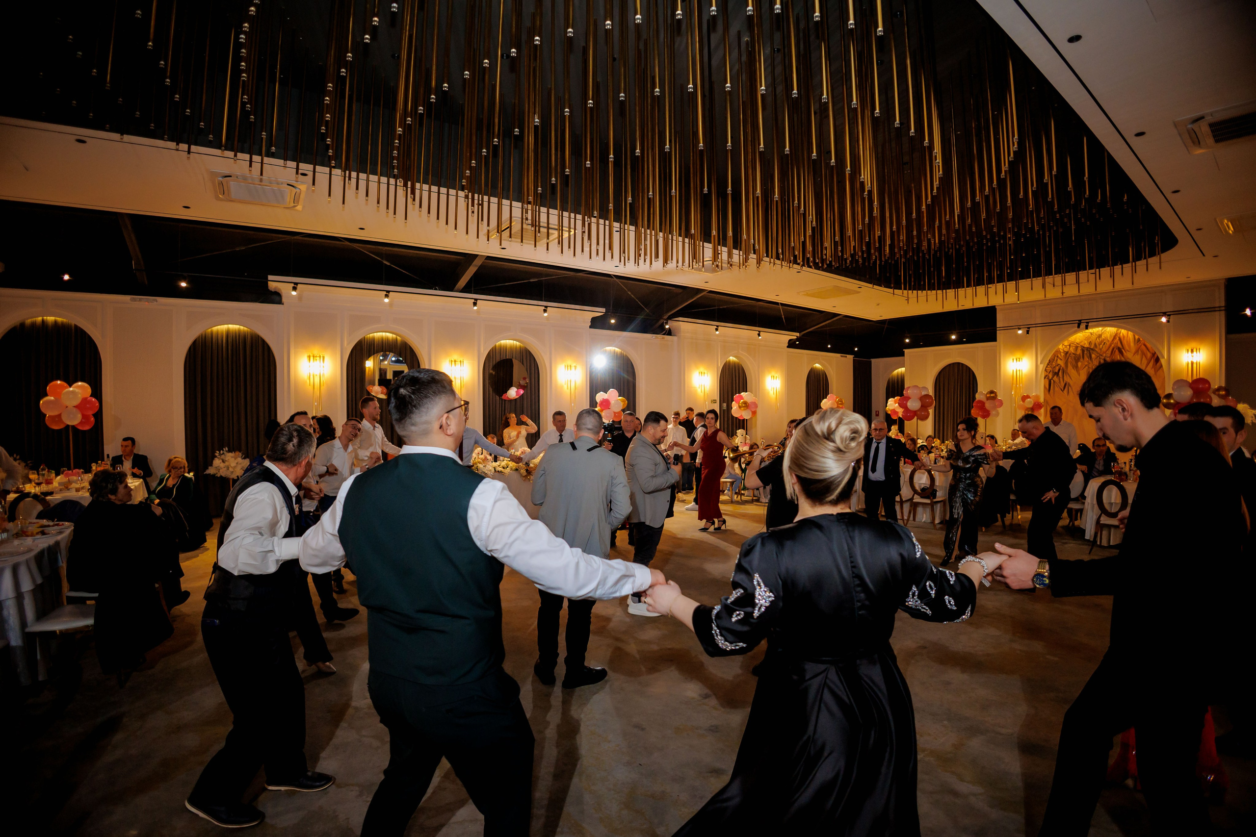 Povestea voastră, regizată de noi |Cristi Turculet Videograf Nuntă Suceava | wedding highlight. Servicii foto-video profesionale, pentru momente de neuitat