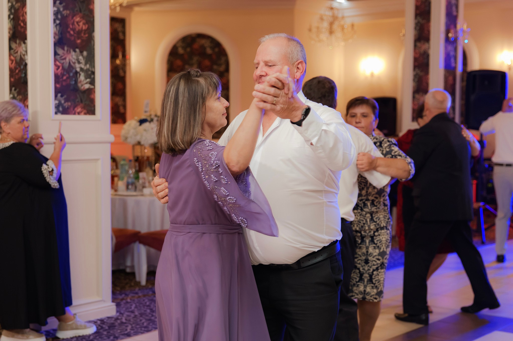 Mihai & Oana. Servicii foto-video profesionale, pentru momente de neuitat