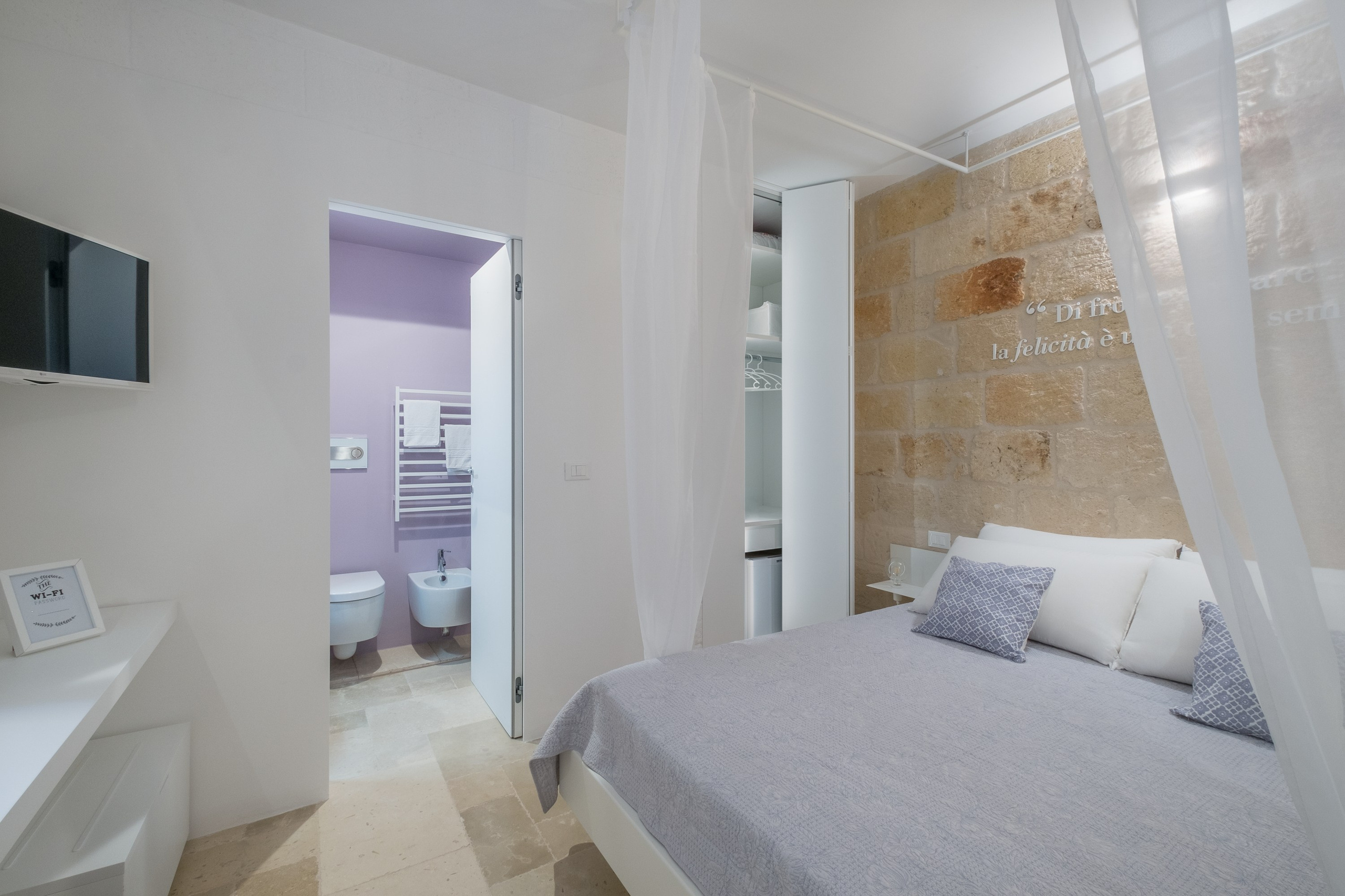 Amazing view of a B&B in the Cisternino countryside (Valle D'Itria, Martina Franca, Apulia, Alberobello, Cisternino, Ostuni, Apulia)