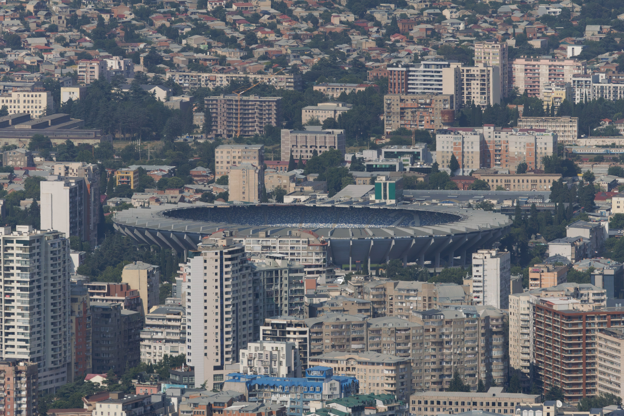 გასეირნება წავკისიდან ვაკის პარკამდე. FramefreeMan