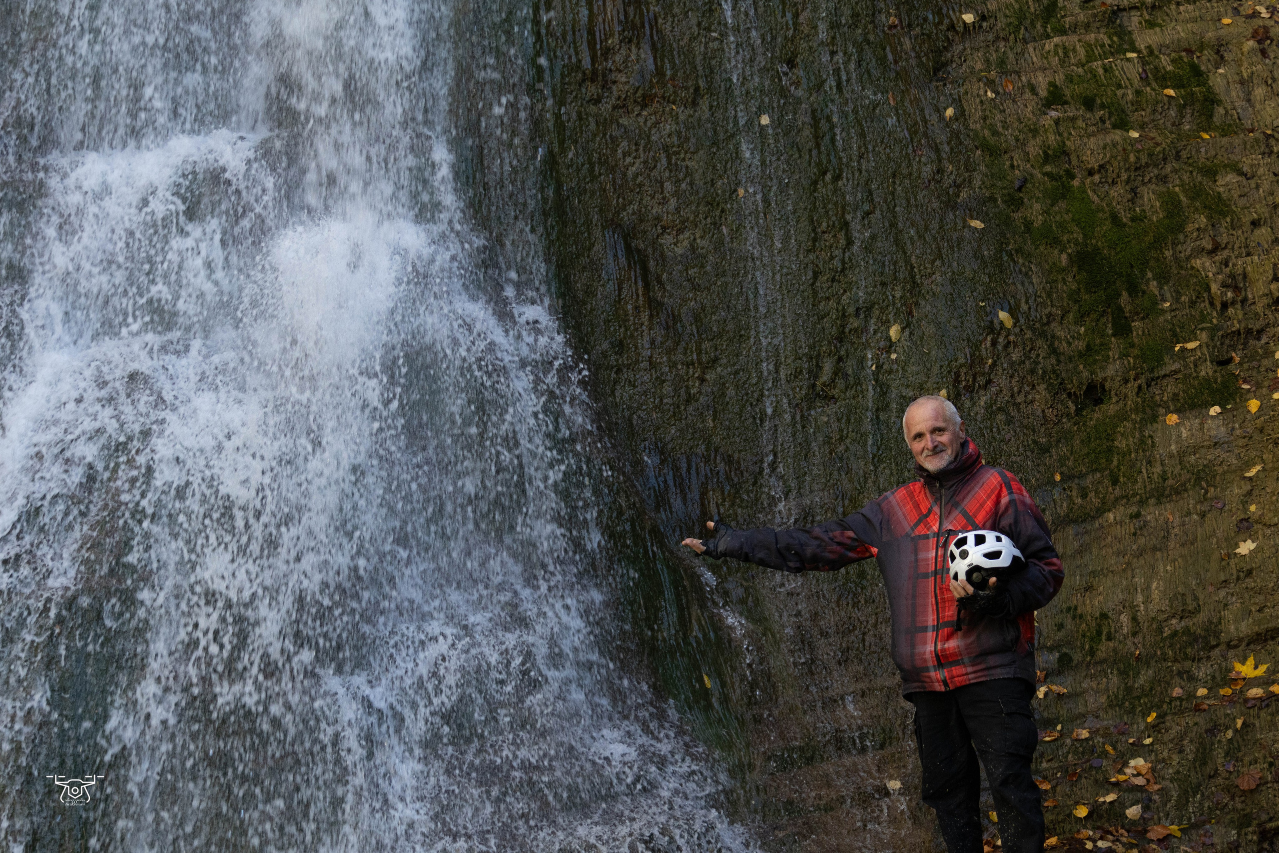 შემოდგომის ველოტური ატენის ხეობაში კავკასიის ველო ქსელთან ერთად. FramefreeMan