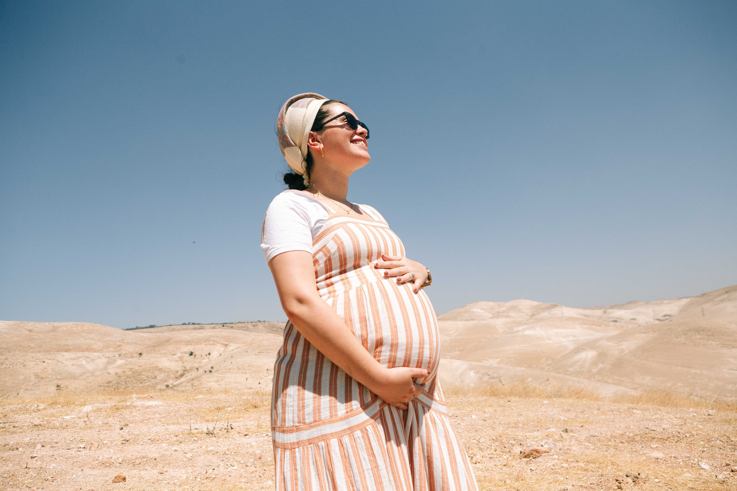MAALE ADUMIM, HOME PHOTO SESSION + DESERT. Https://shi-photo.com/