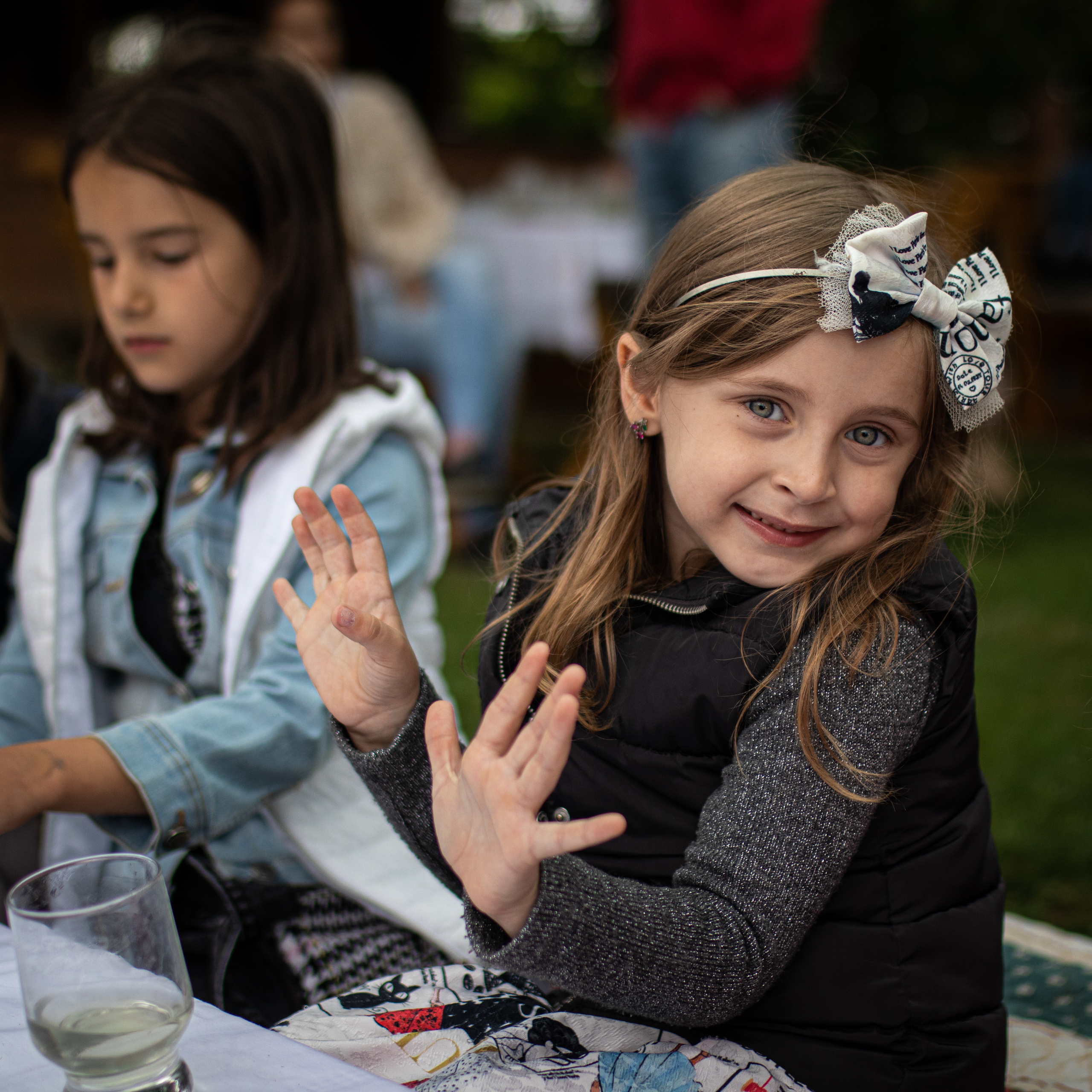 fotografija simpatične devojčice