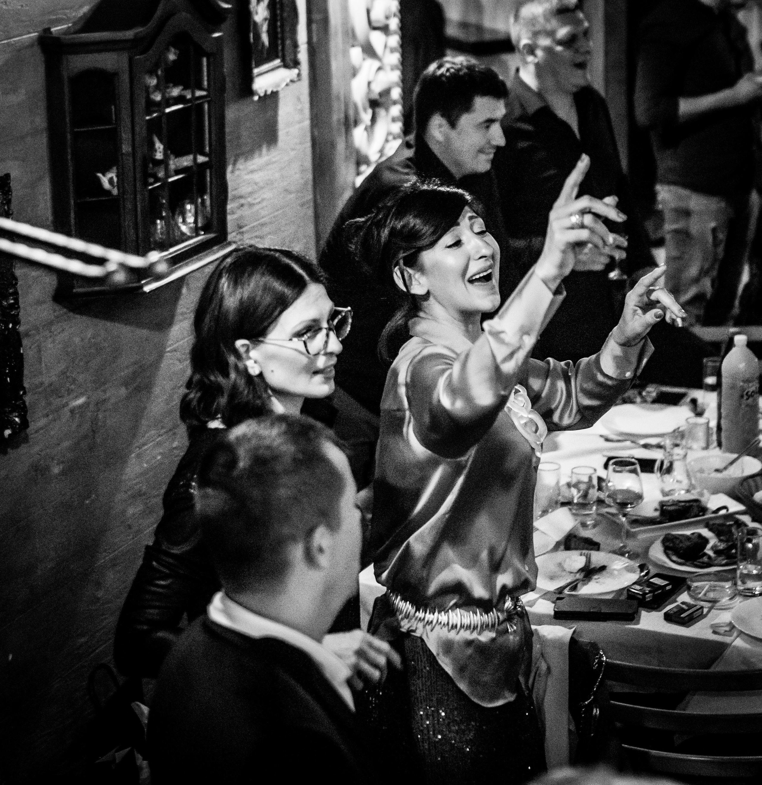 crno-bela fotografija uspomena sa proslave rođendana u rumi