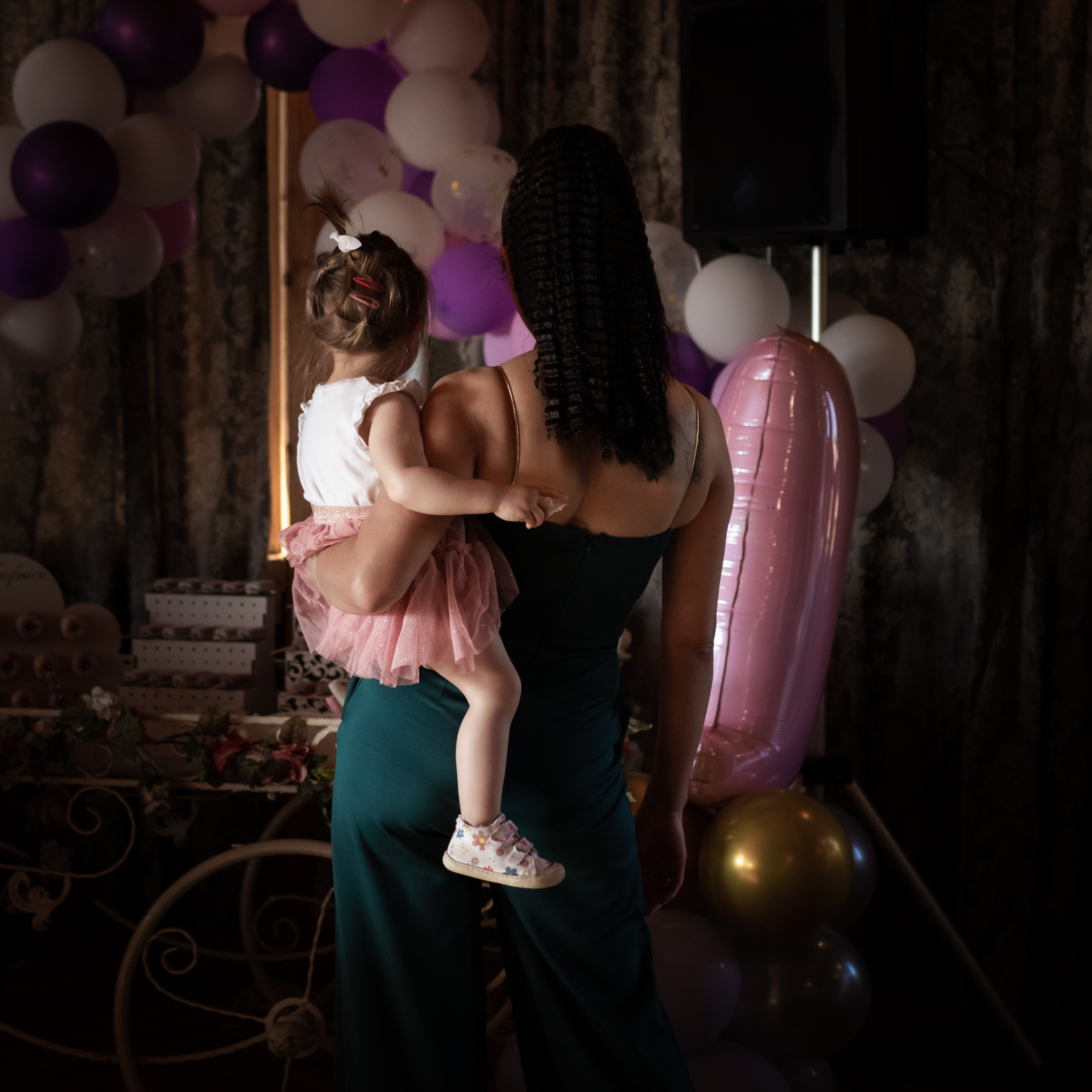 fotografisanje majke i ćerke na proslavi prvog rođendana