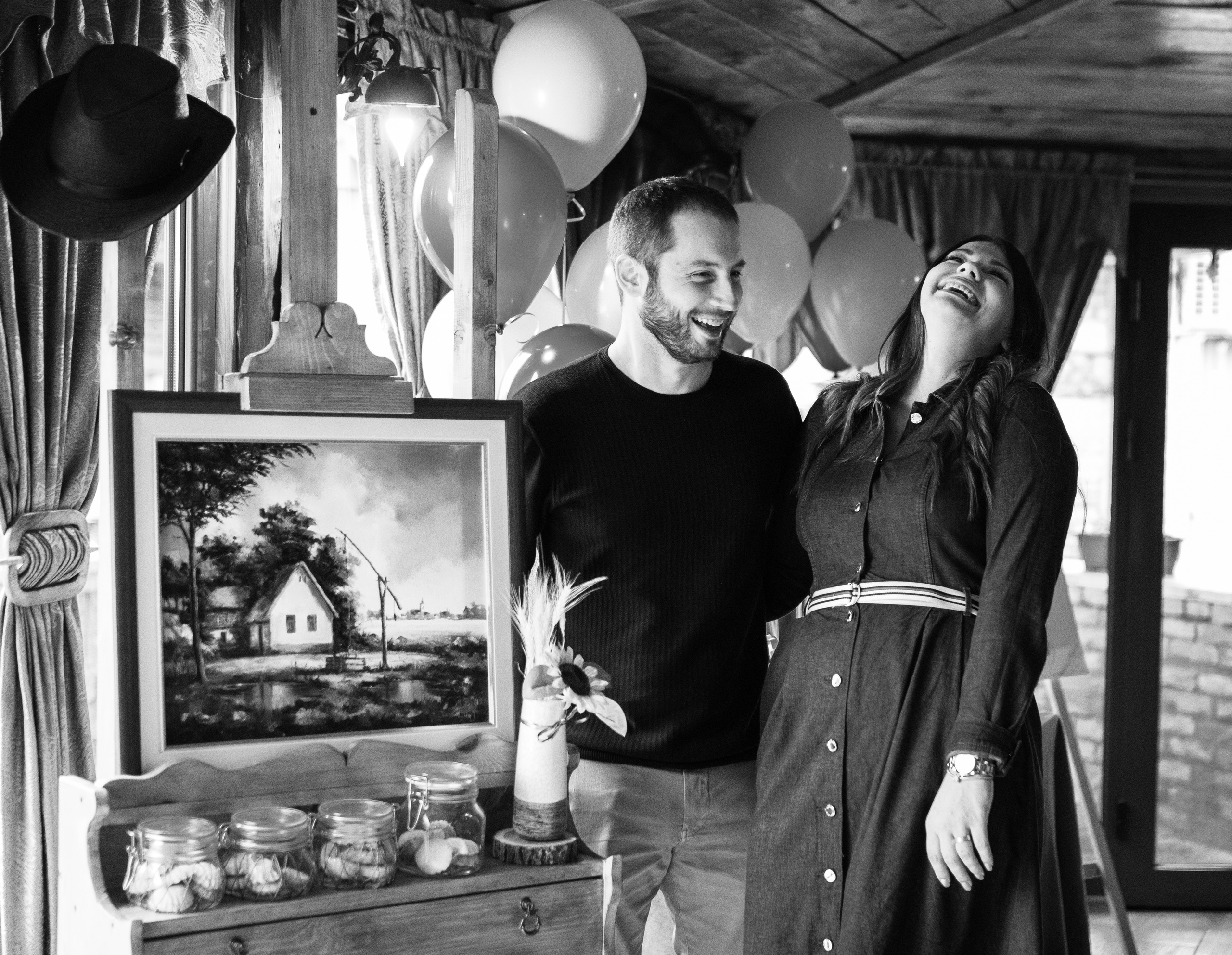 Porodična fotografija lepih uspomena sa proslave prvog rođendana