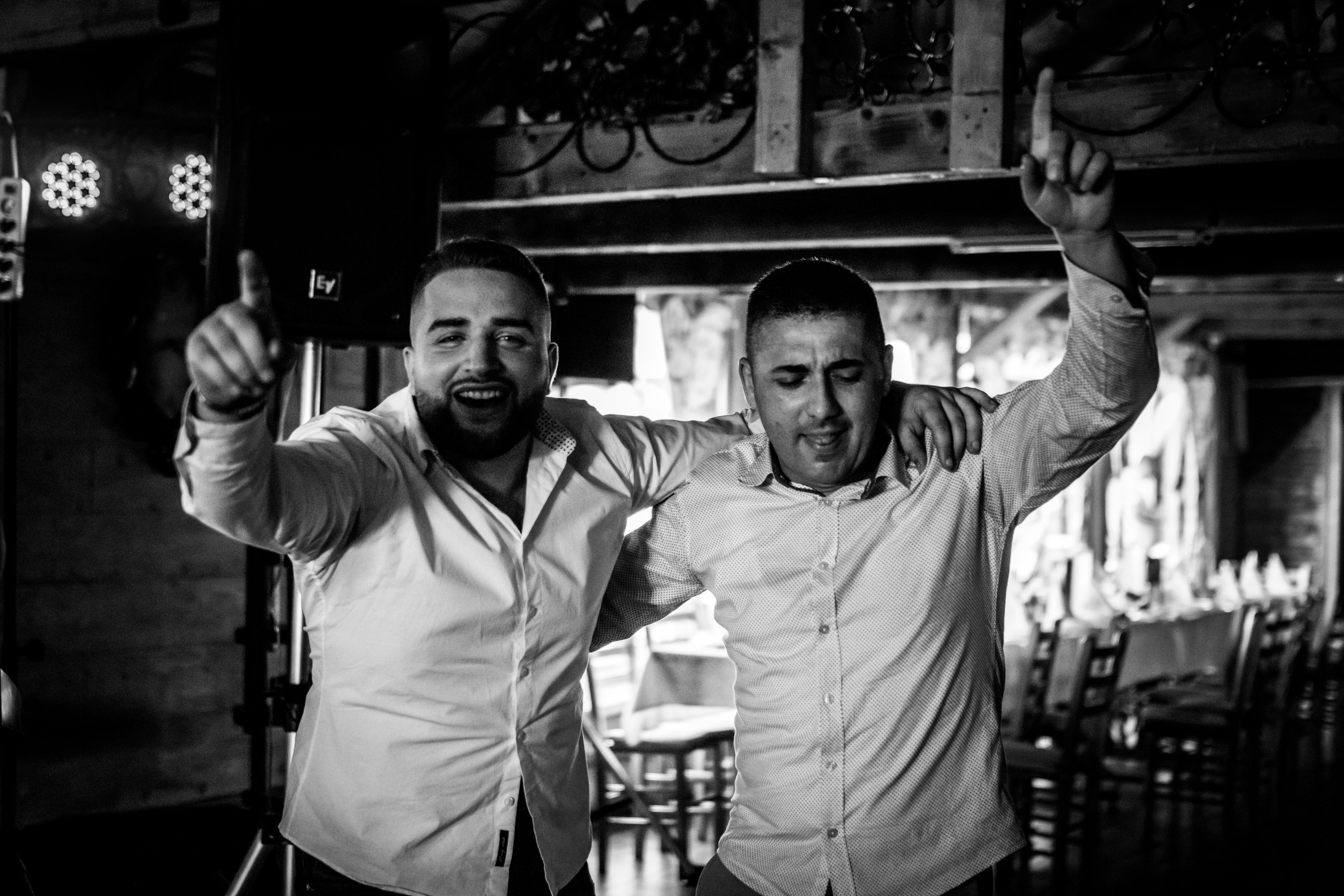 crno-bela fotografija slavlja sa prvog rođendana