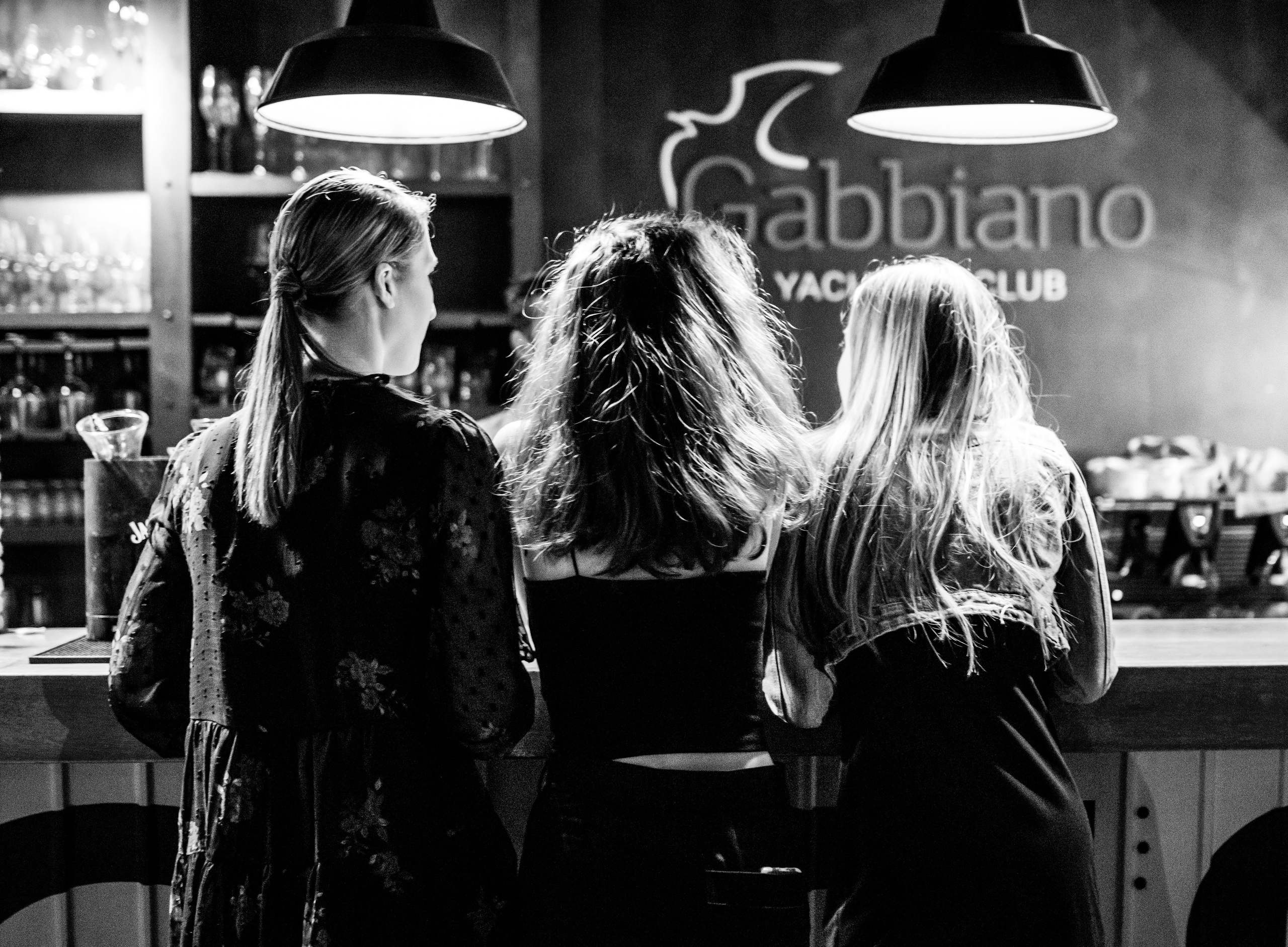 fotografisanje tri devojke na 18-om rođendanu