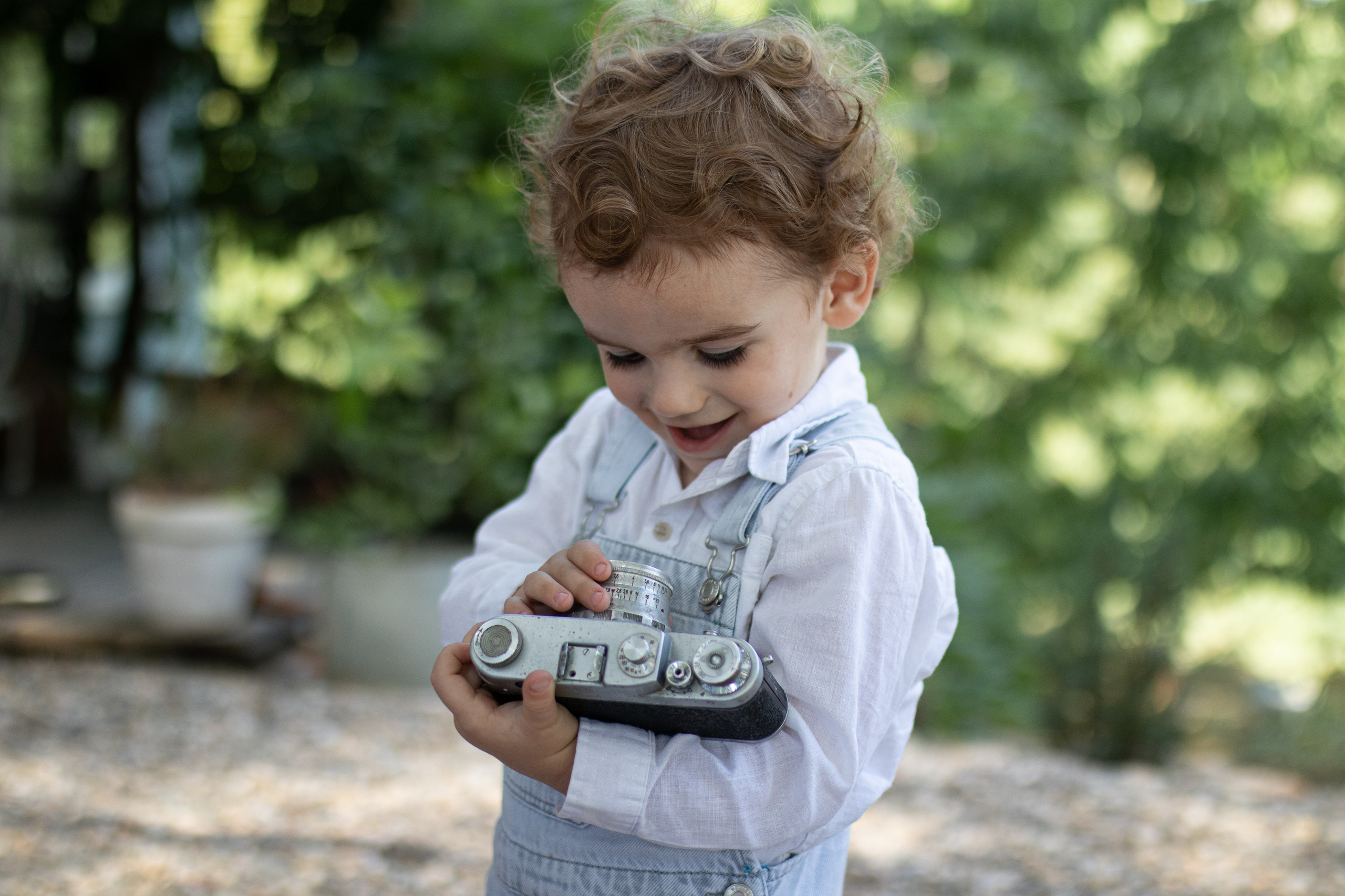 fotografija malog dečaka